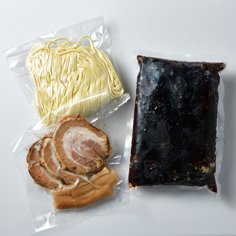 麺家いろは 富山ブラックチャーシューめん 3食セット【本店直送便】