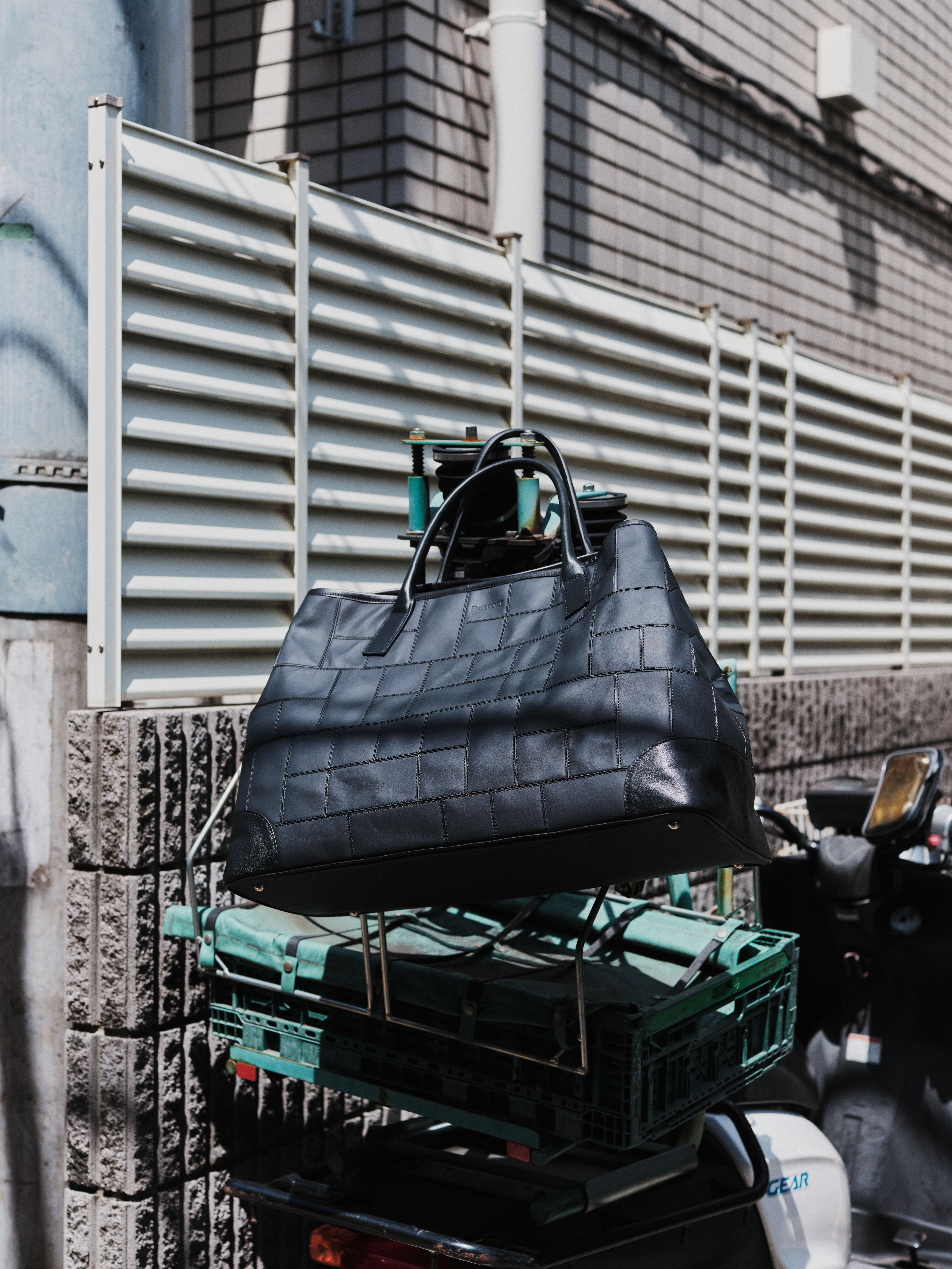 Horizon TOTE BAG (L) - BLACK