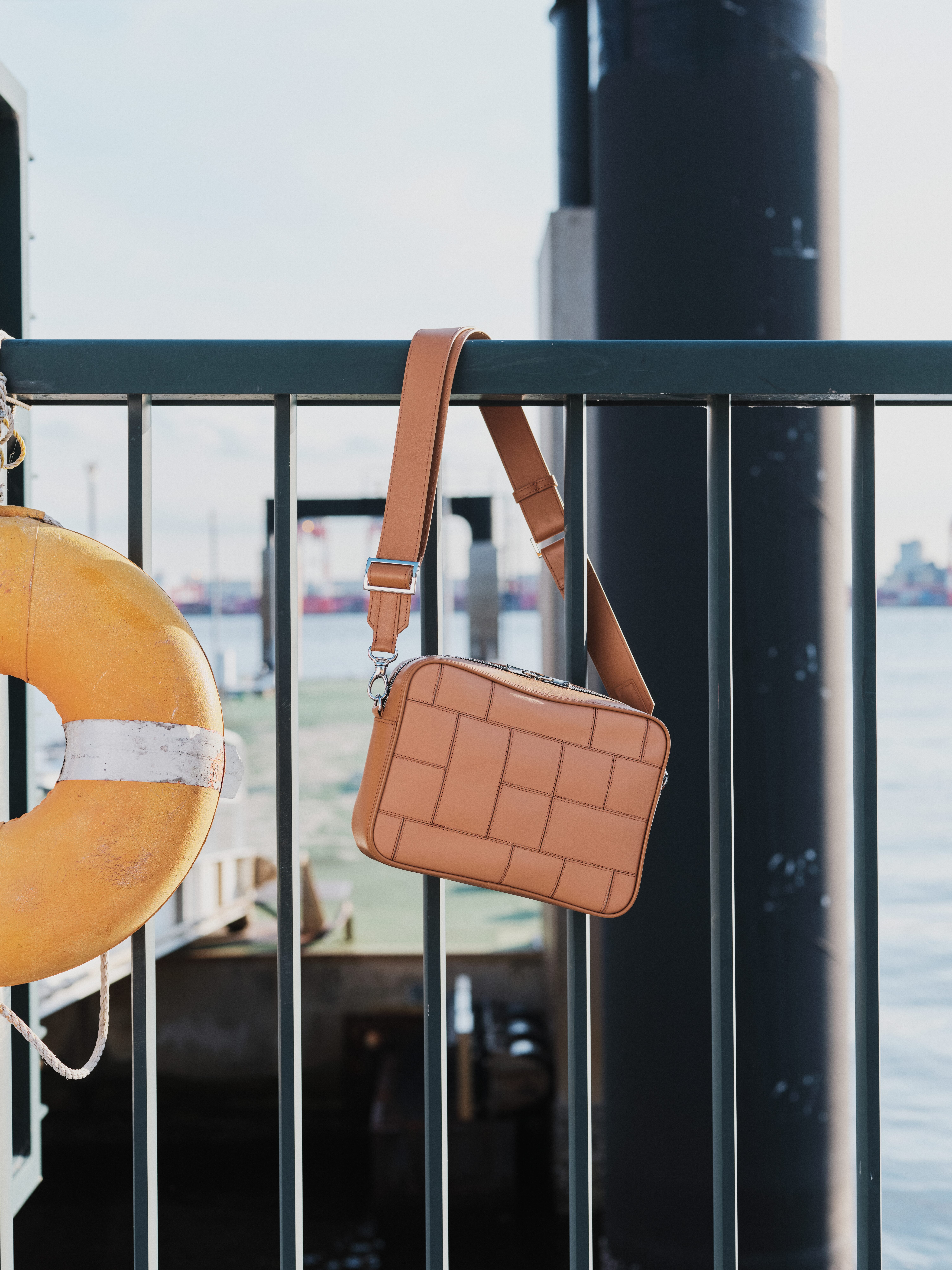Horizon SHOULDER BAG - CAMEL