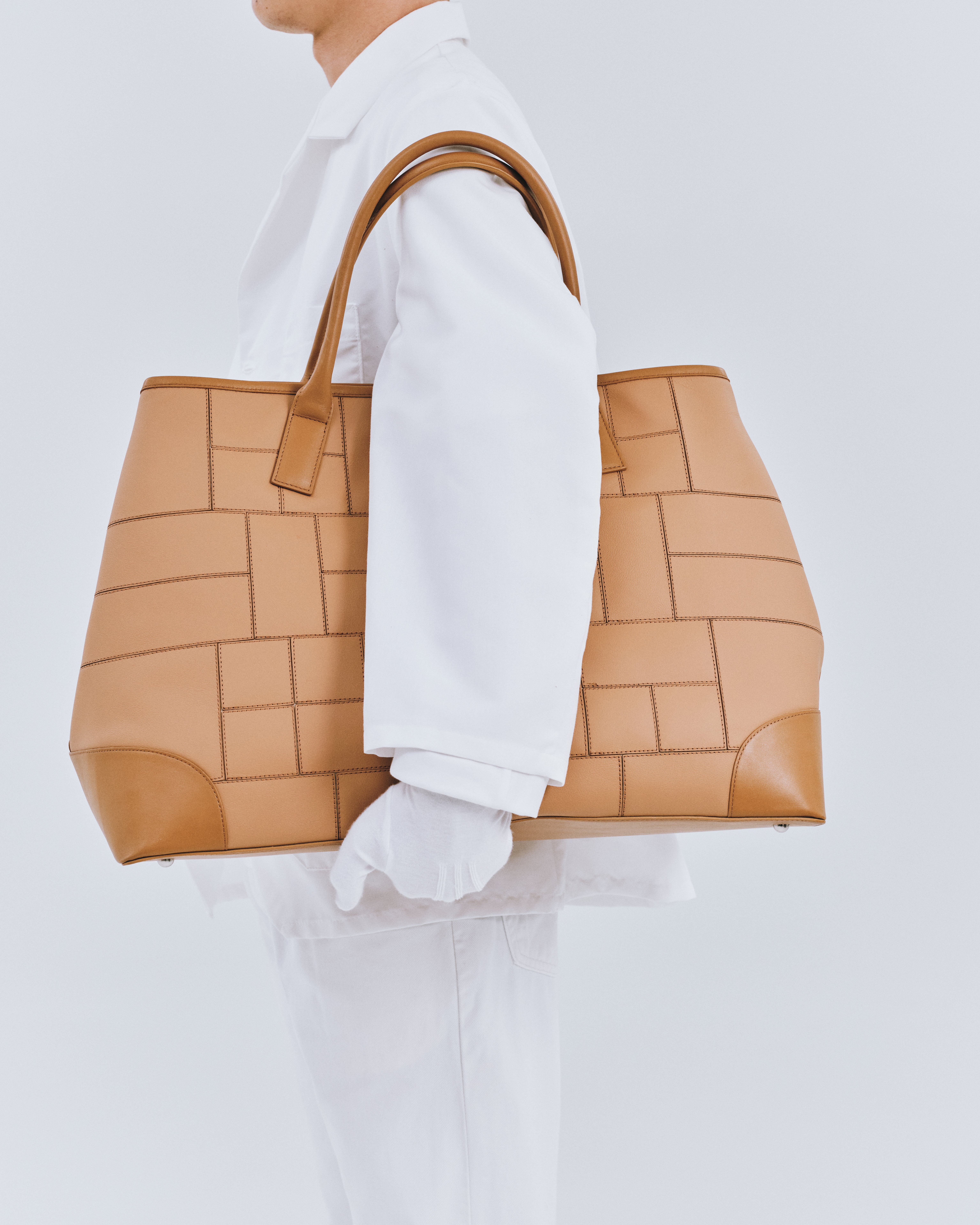 Horizon TOTE BAG (L) - CAMEL