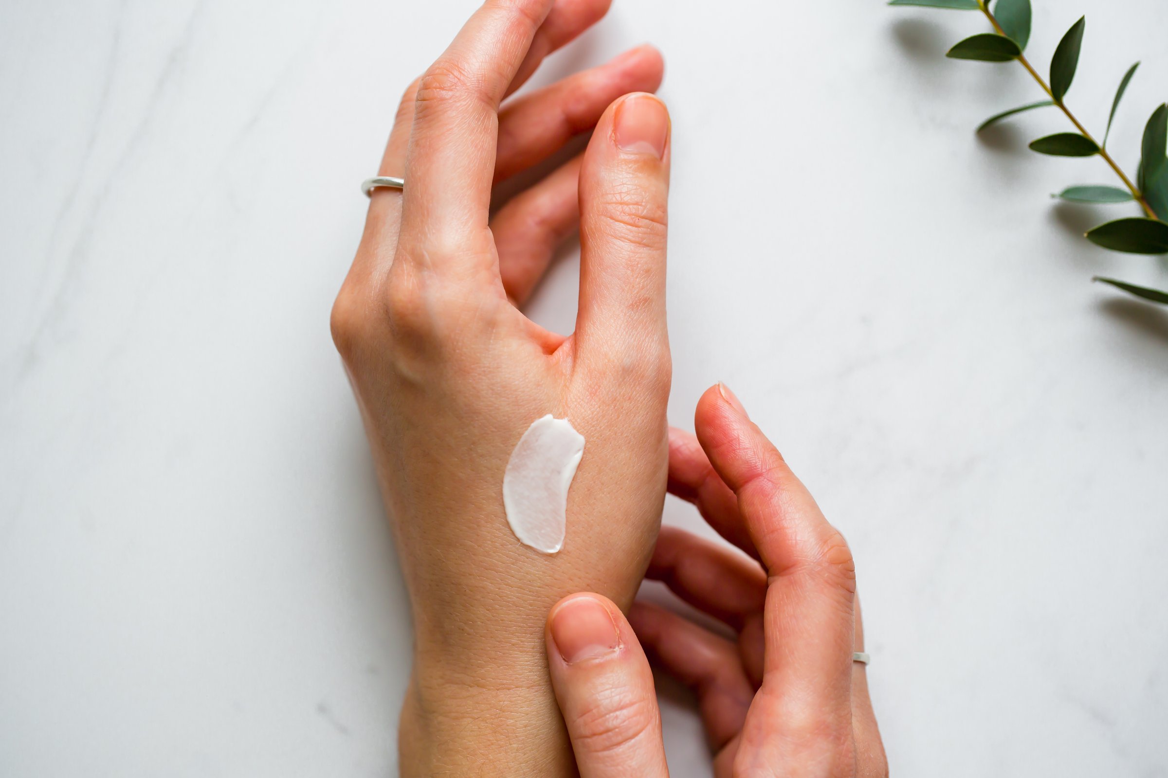 お風呂上りの乾燥ケアに、ハーブファーマシー スキンブースター バーム