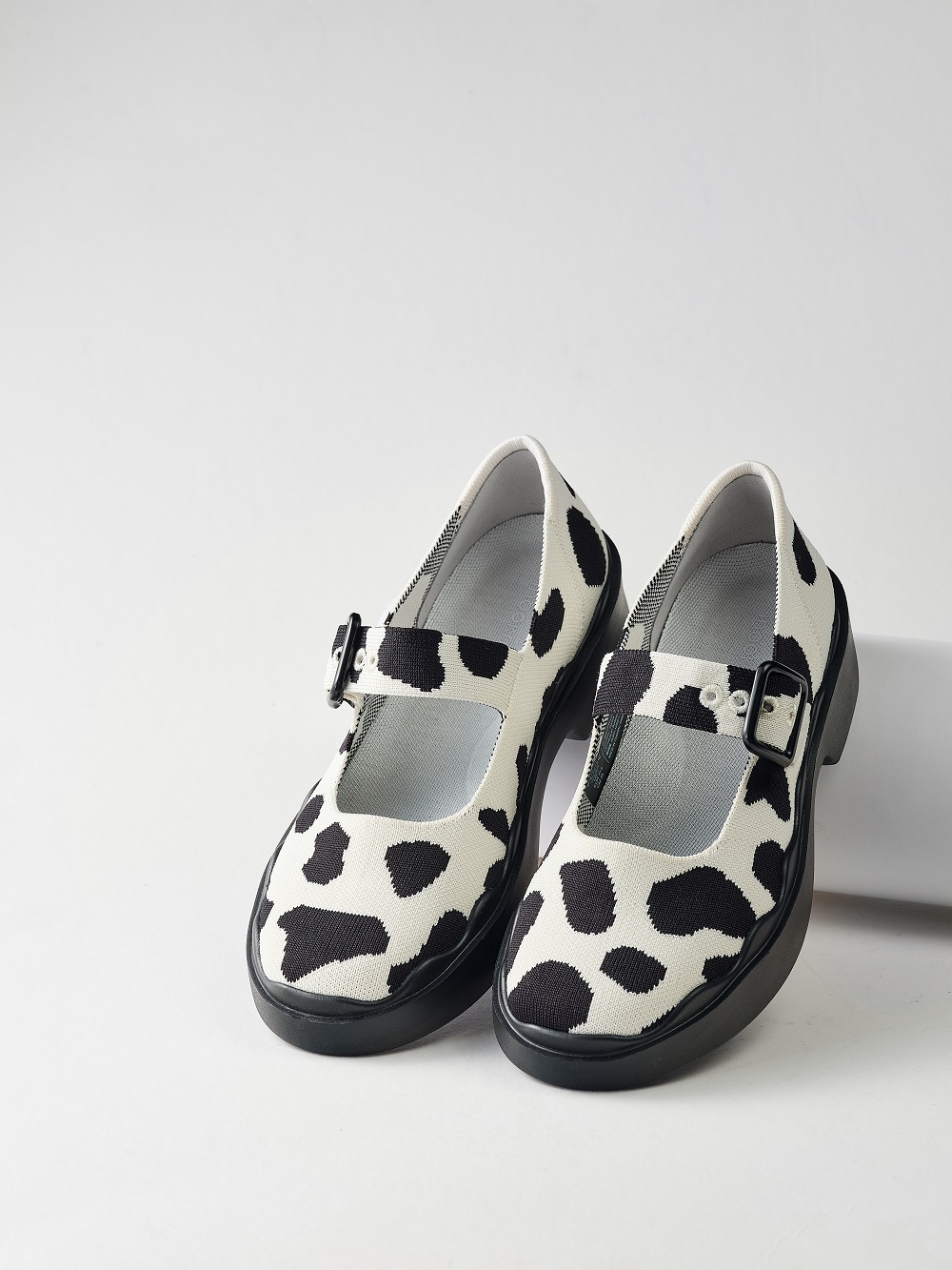 Classia Petal Platform_Black Cow