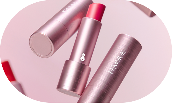 スキンケア発想。とろけるなめらかツヤリップ「ル・ルージュ」｜FEMMUE