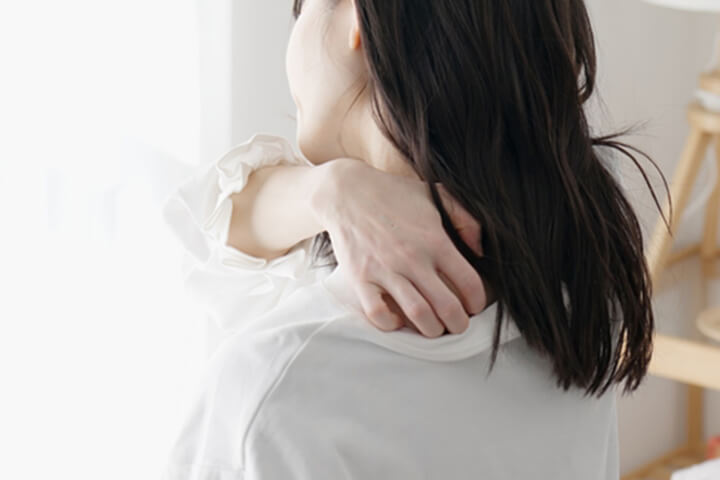 首の乾燥や赤みが引き起こすトラブル