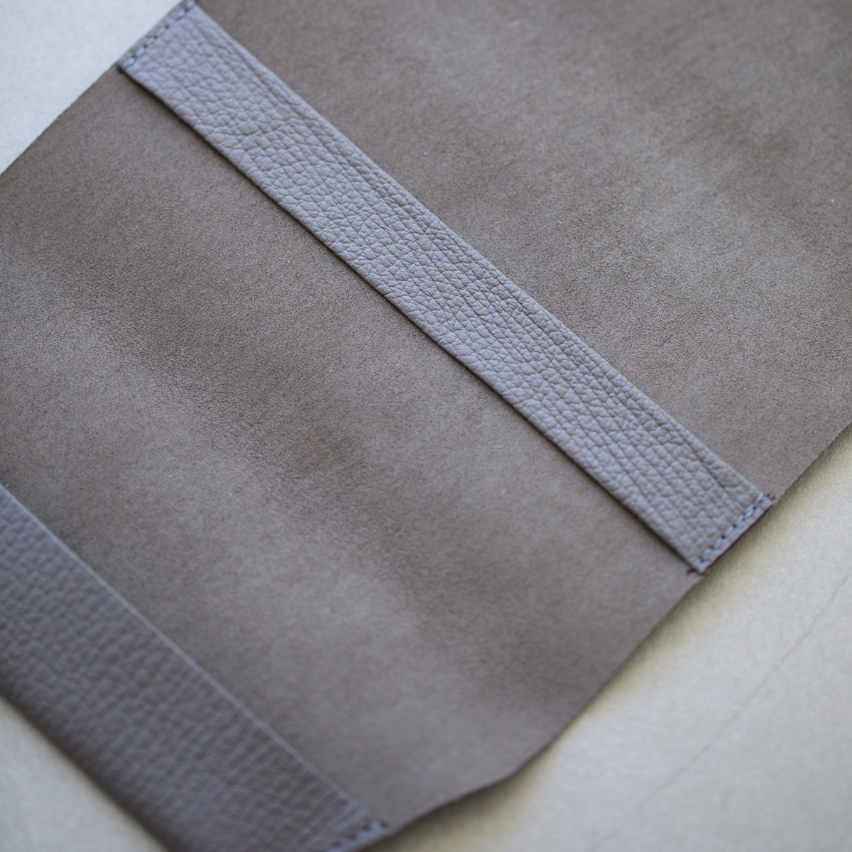 ジビエ ブックカバー Taupe（トープ） カバーサイズ: 文庫本サイズ