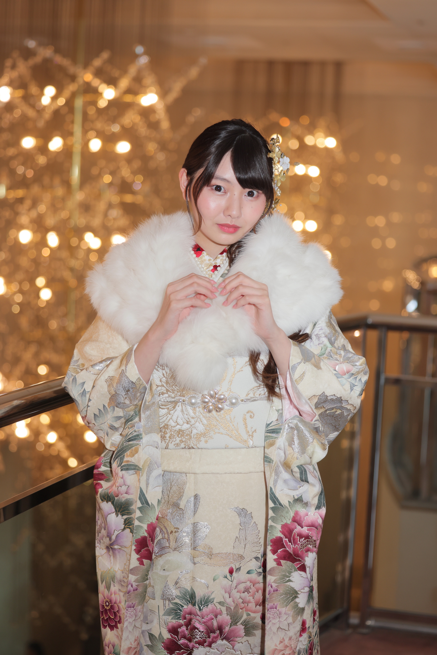 ショール(FOX) white<br />33,000円