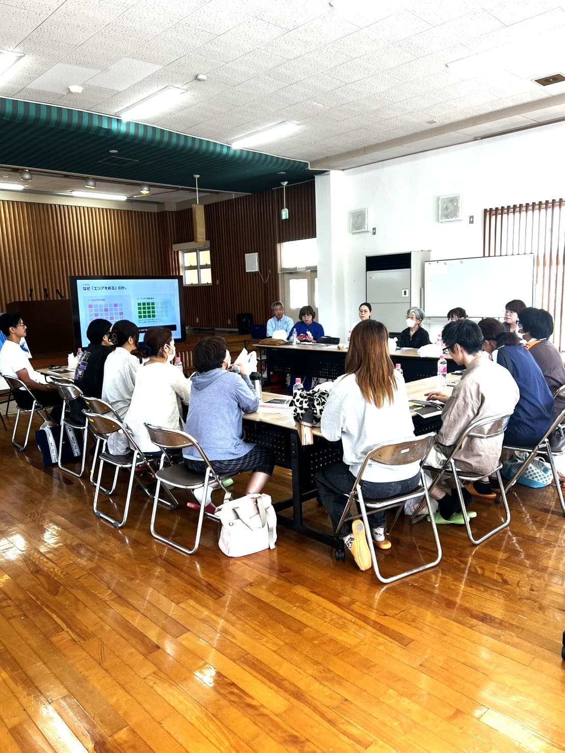 座談会に参加するみなさんのようす