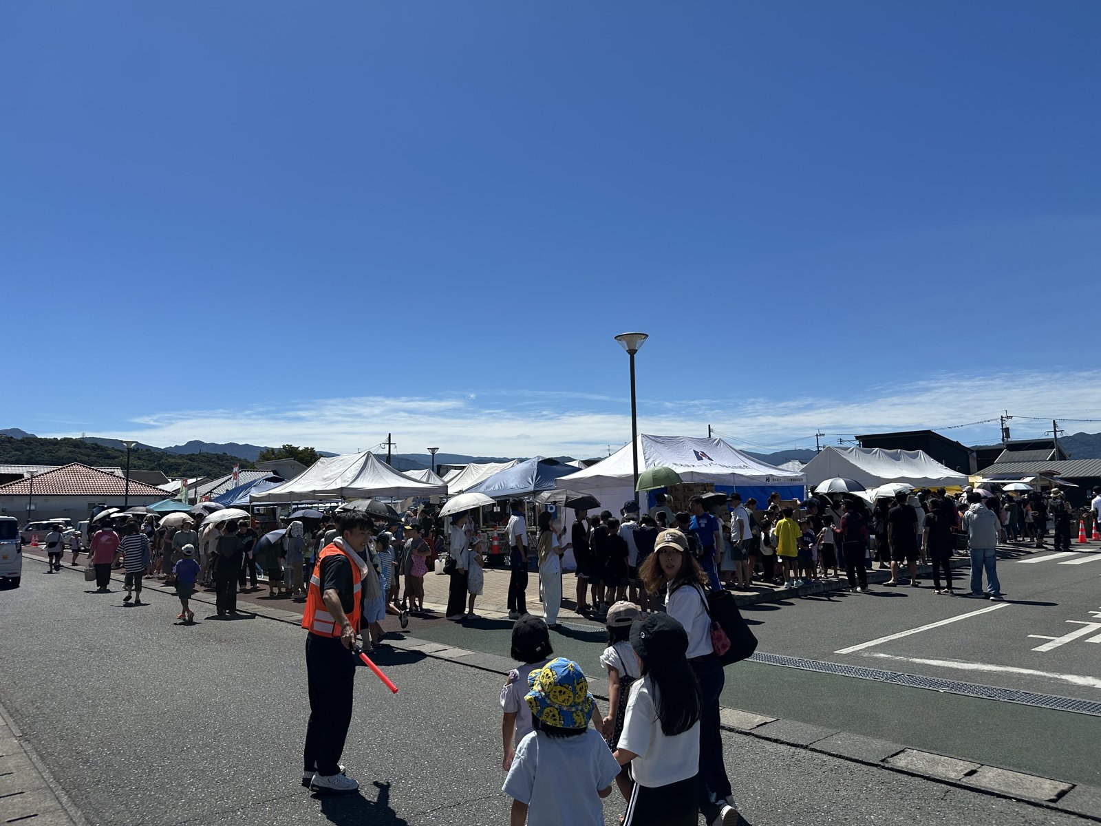 テントが並ぶ熊本復興支援 子どもフェスの会場