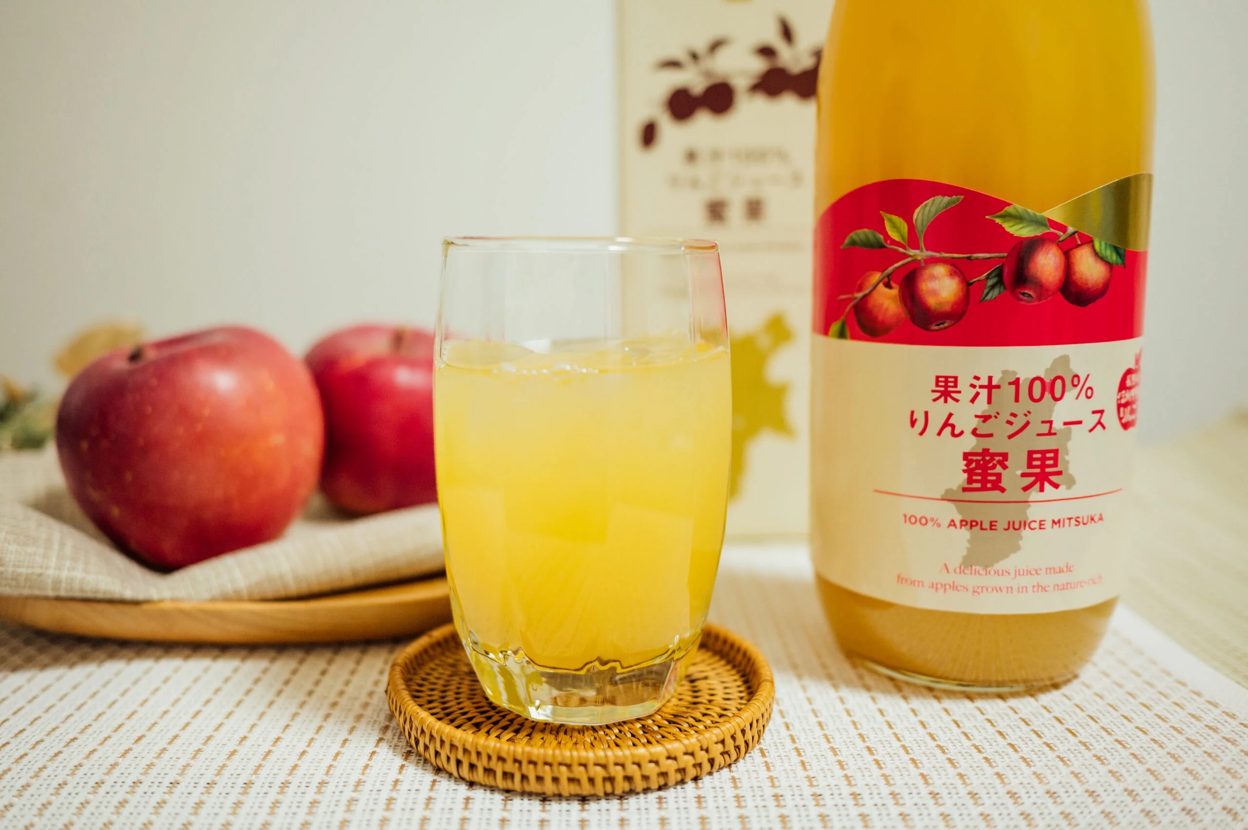 果汁100%りんごジュース蜜果