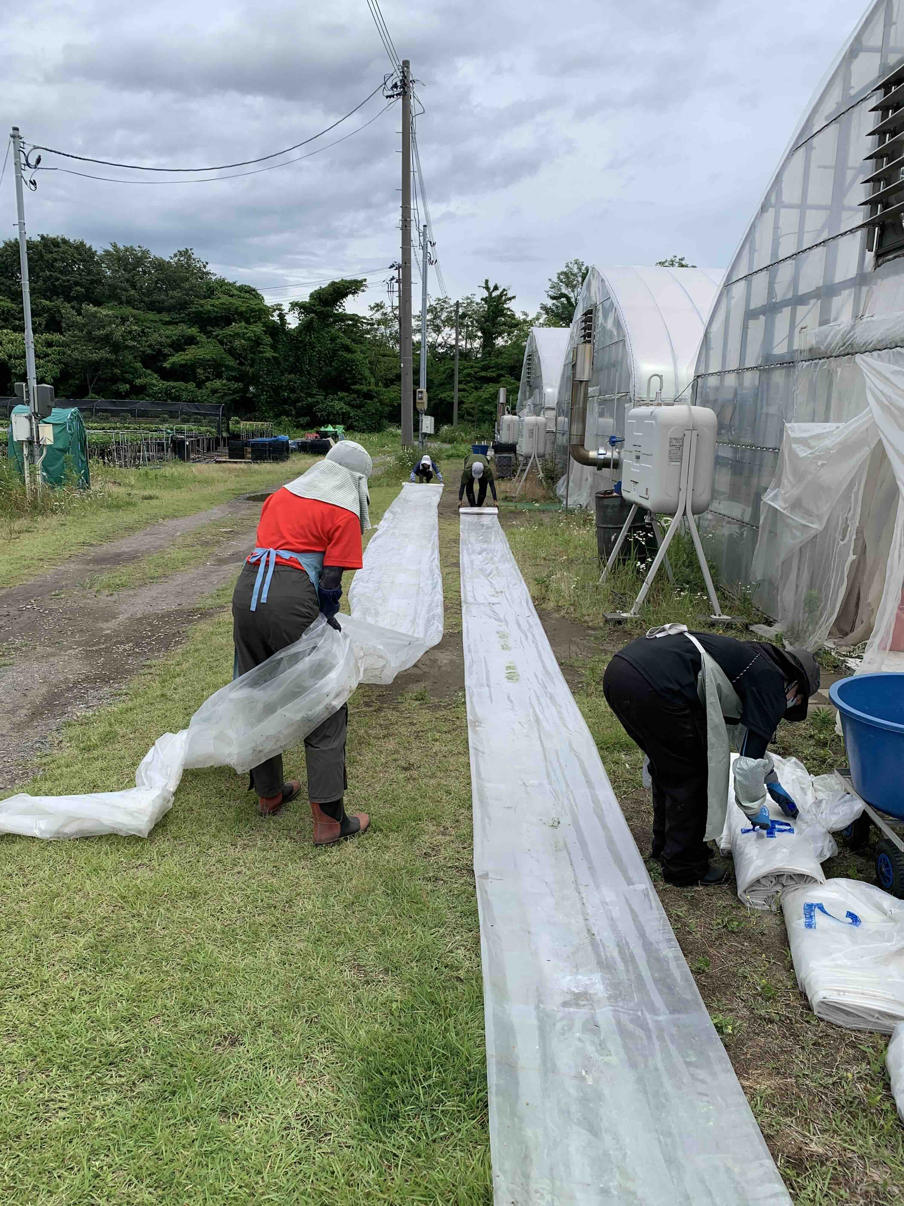 クルーで次のシーズンへ向けた準備をする様子