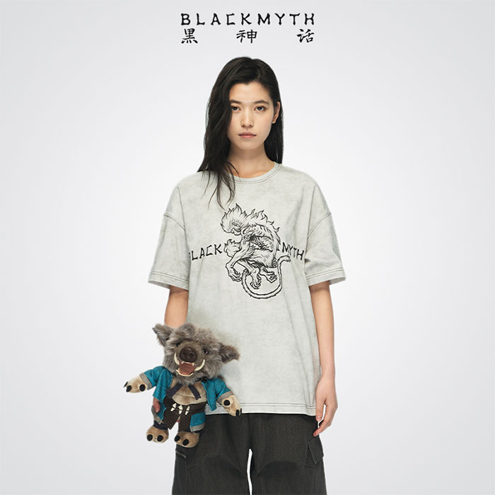 黒神話：悟空 ”The Hatchling” タイダイグラフィックTシャツ(サンドベージュ) 1枚