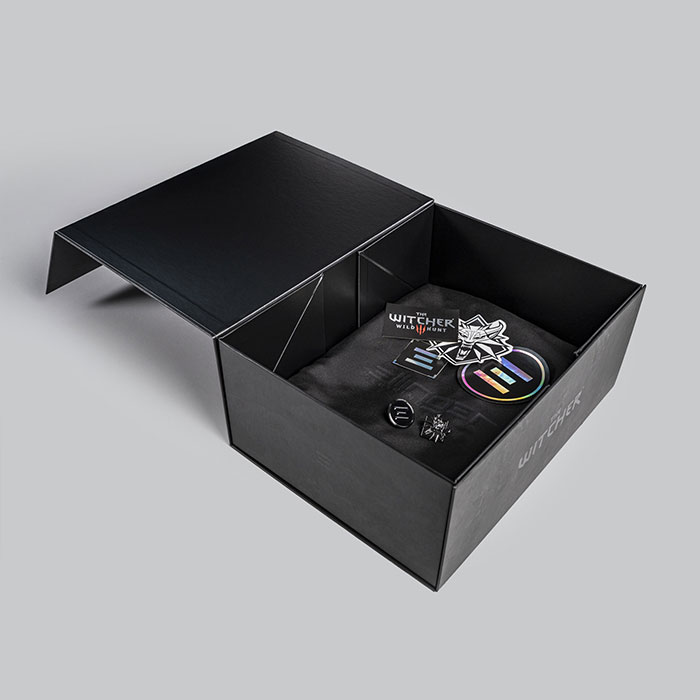 THE WITCHER（ウィッチャー） “Butcher” ヘビーウェイト刺繍パーカー 1枚　コレクターズボックス付