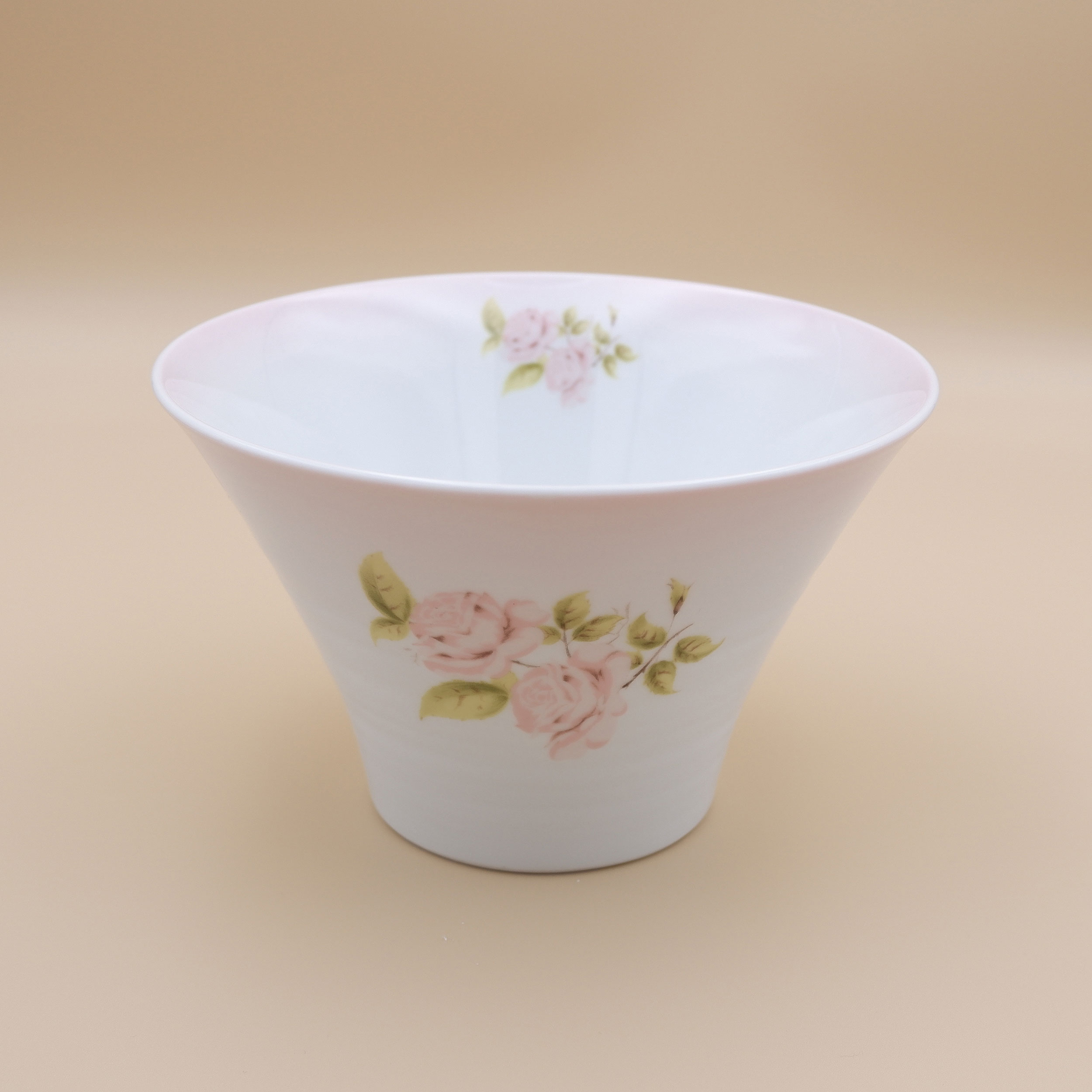 ダイアナローズ　ヌードルボウル