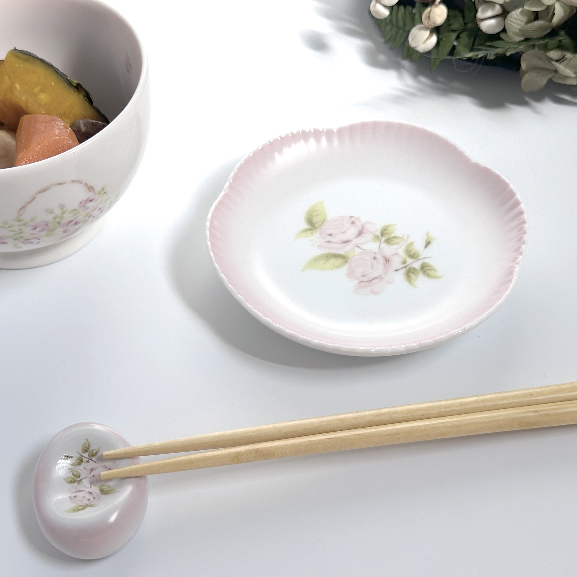 ダイアナローズ　フラワーナッピー皿