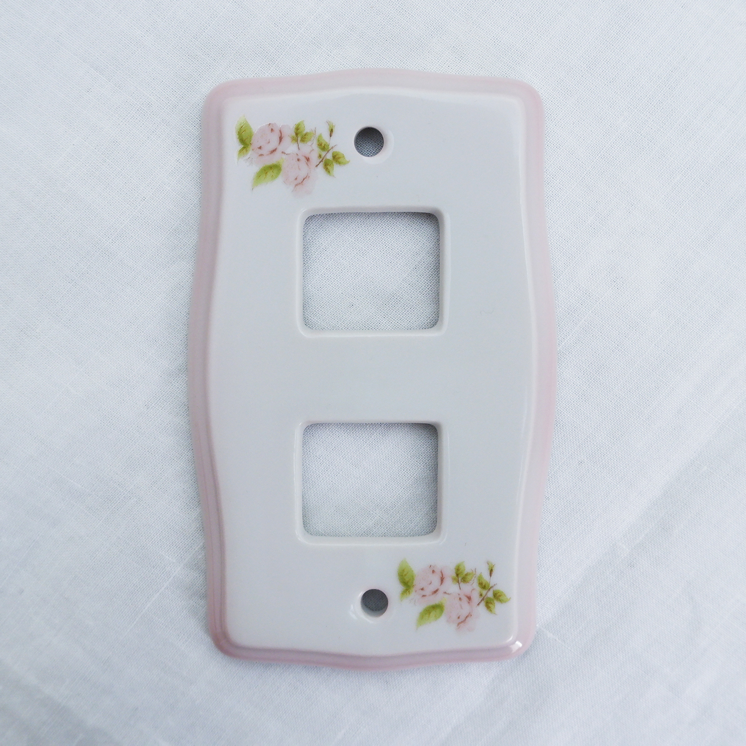 ダイアナローズ　コンセントカバー　2口