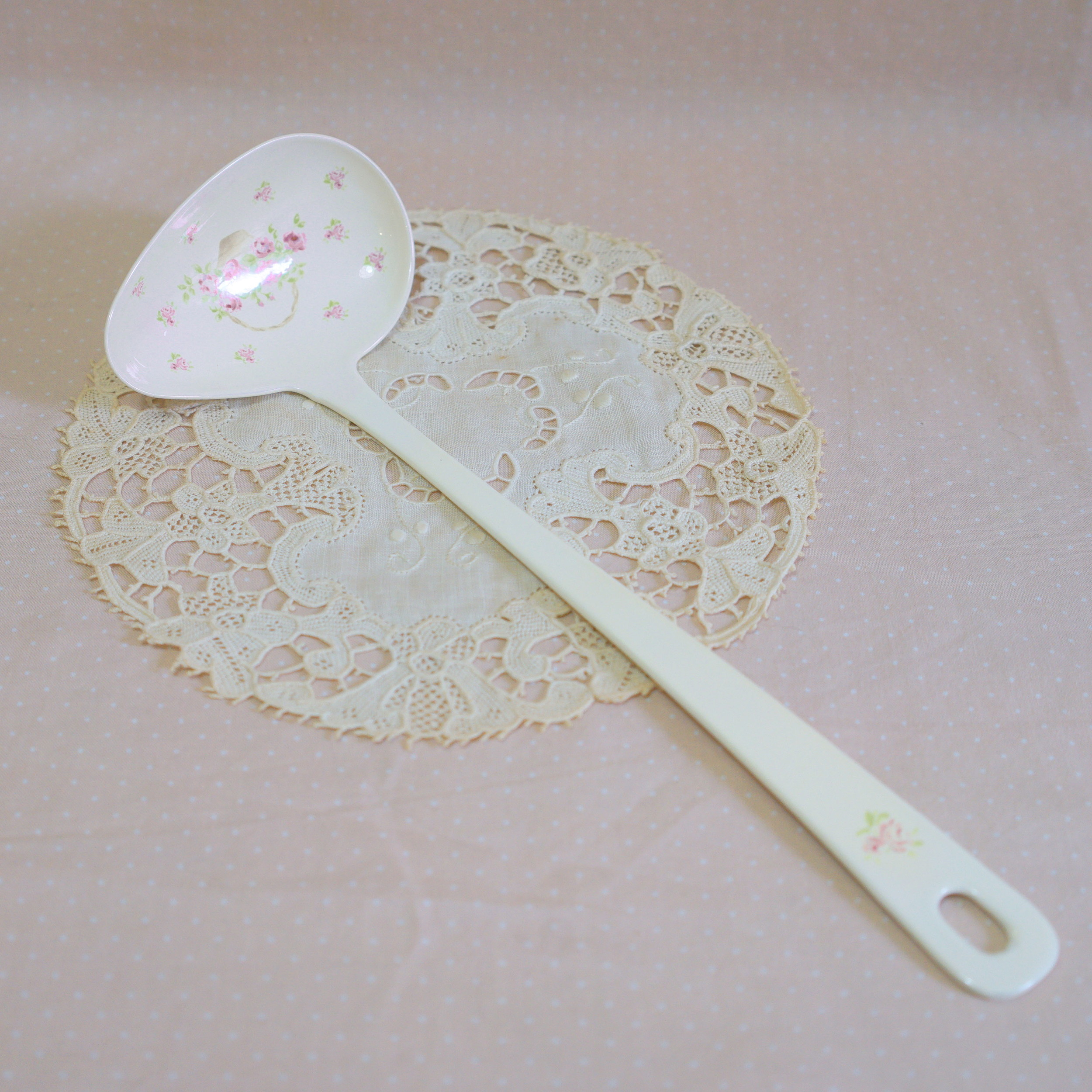 ローズバスケット　横口レードルC（クリーム色）