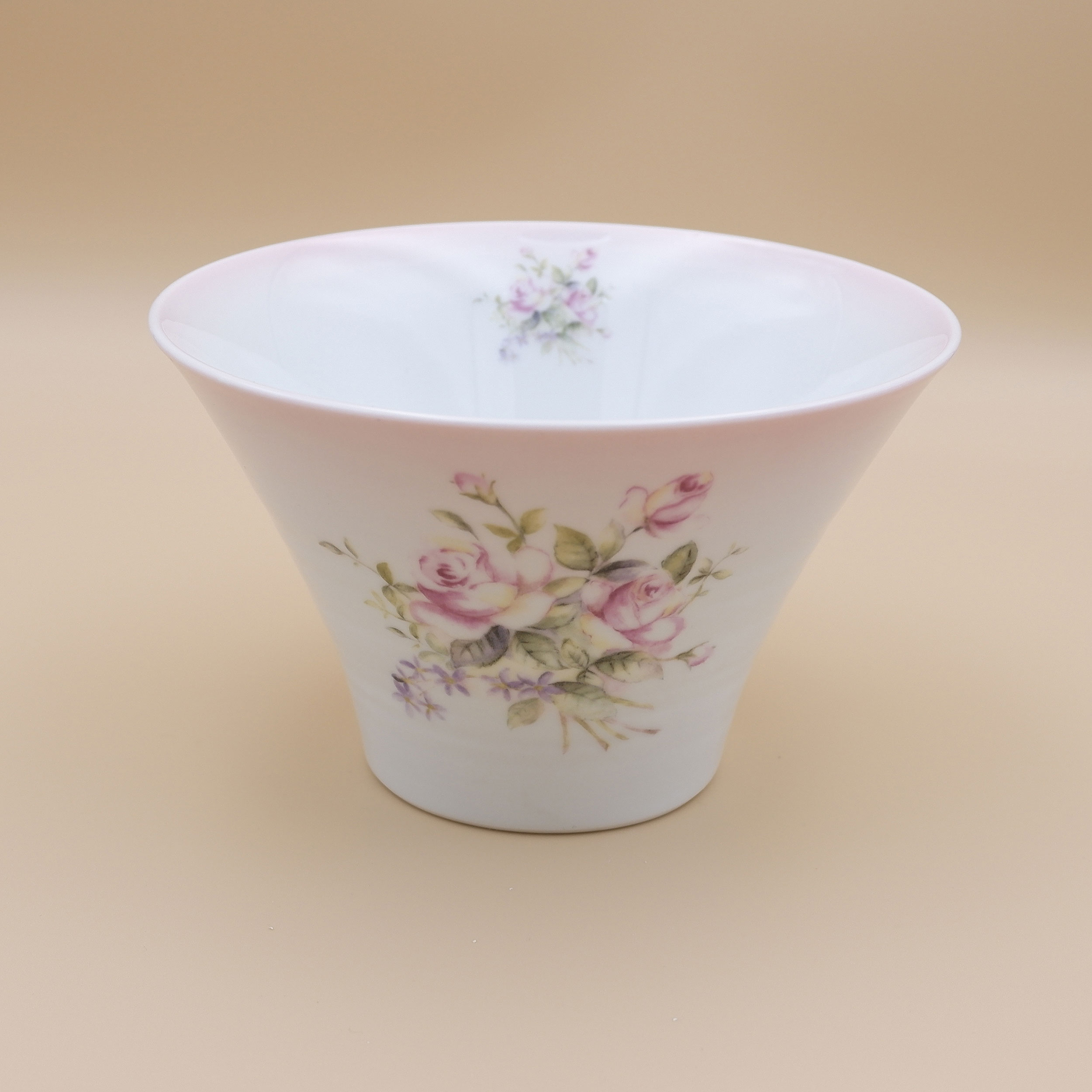 ビビアン　ヌードルボウル