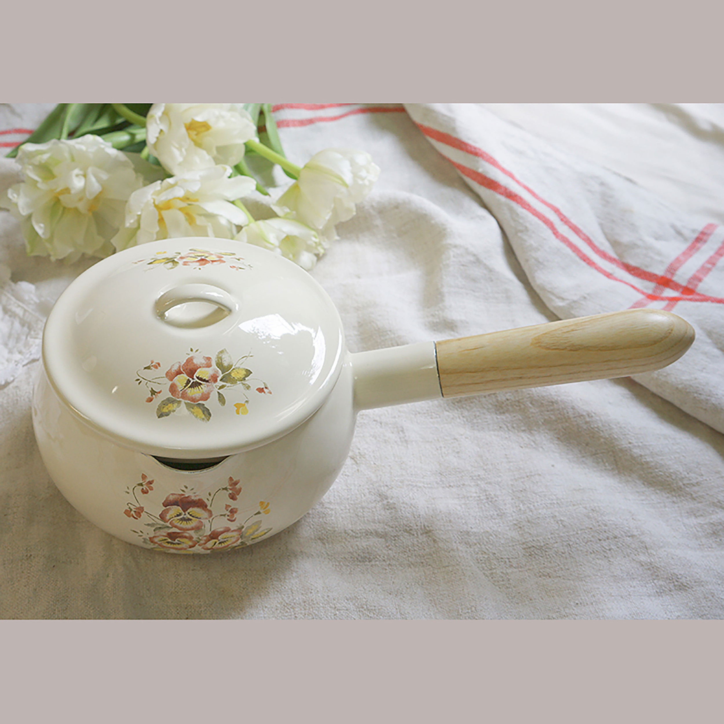 パンジー　小魔女の片手鍋