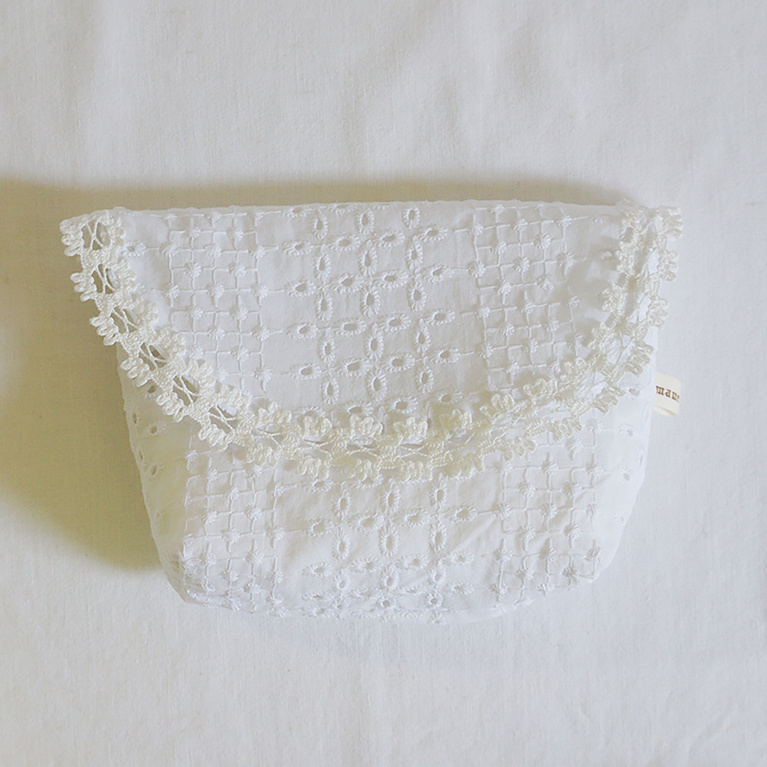 アリス　レース地ポーチ