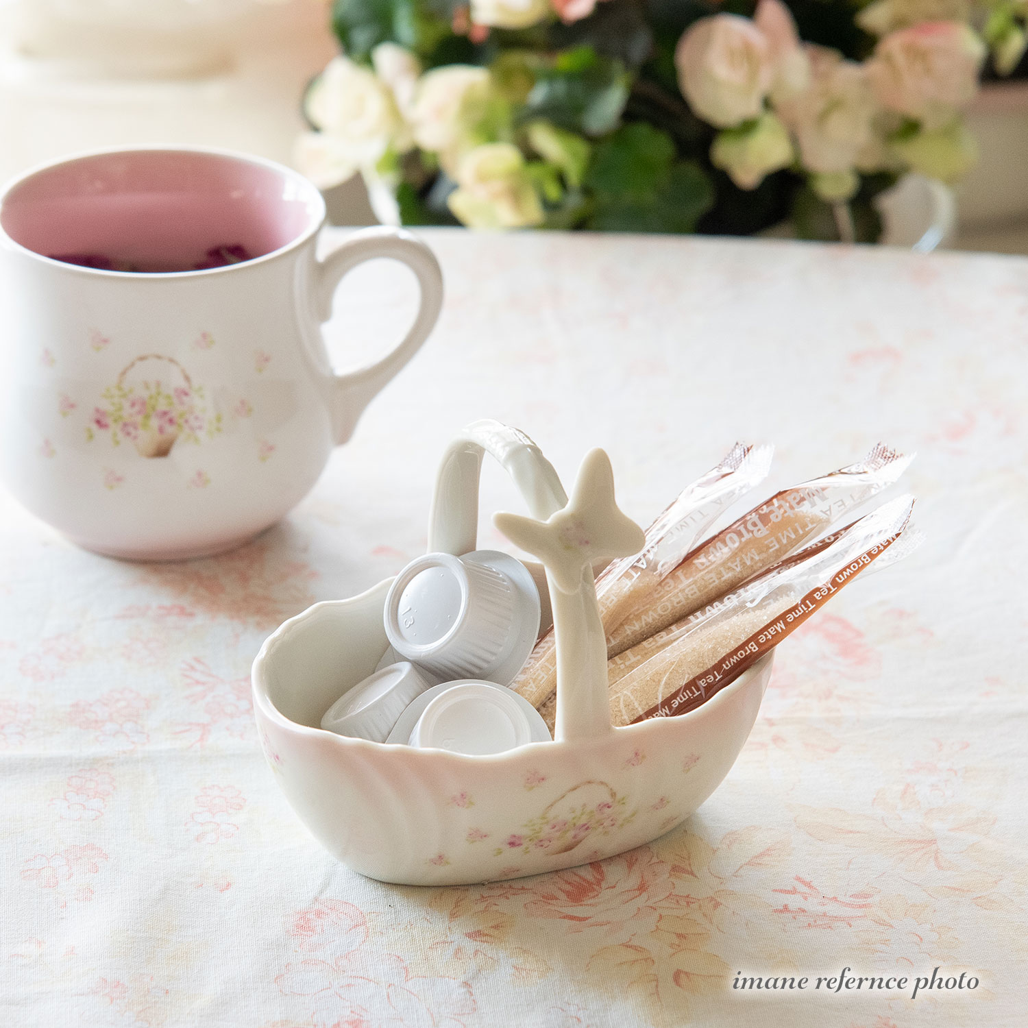 エマ　蝶付き花かご