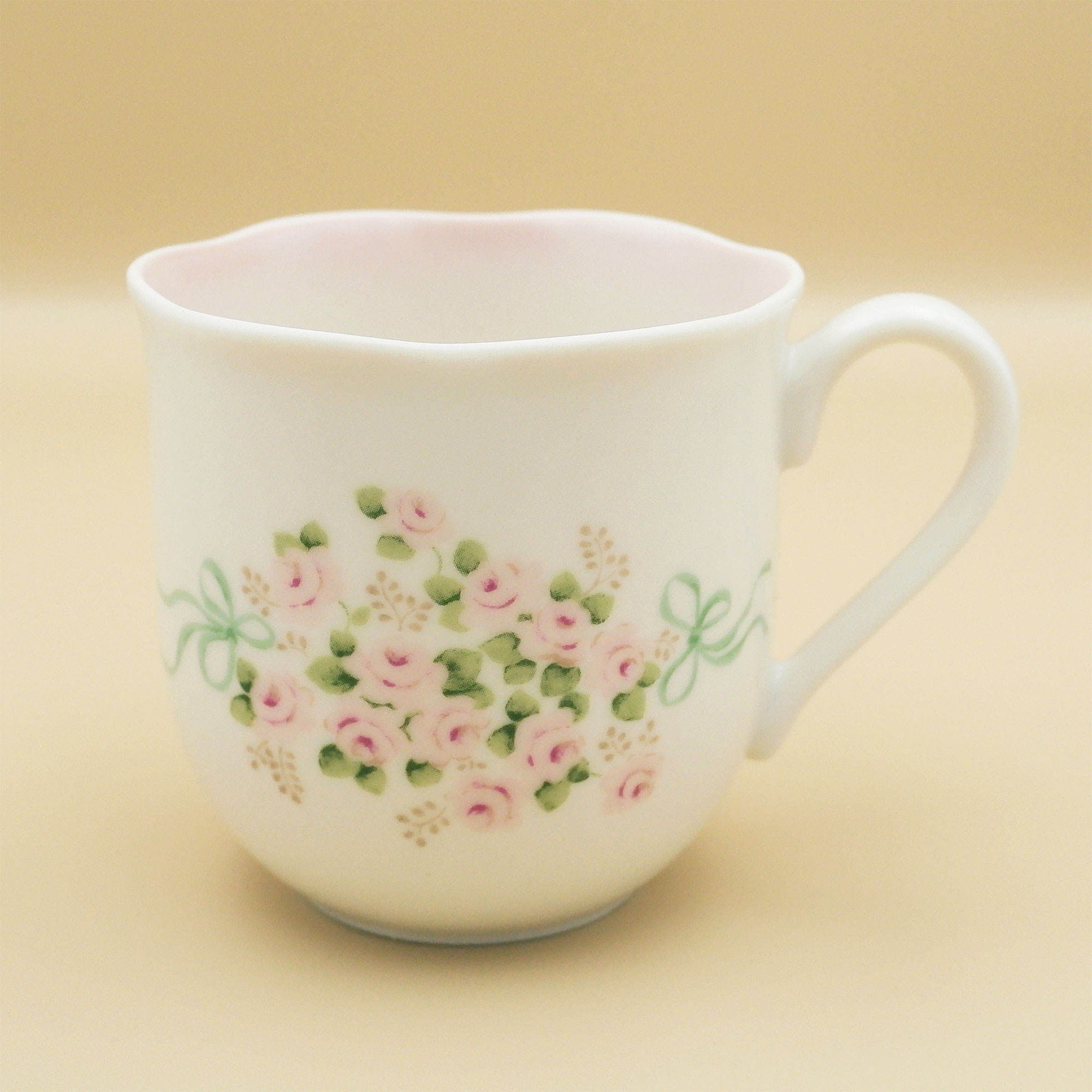 エマ　フリルマグ