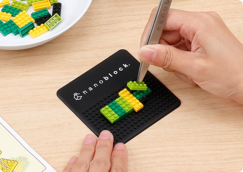 １段目が崩れて次にすすめない！そんな時はナノブロックパッドを使って解決！