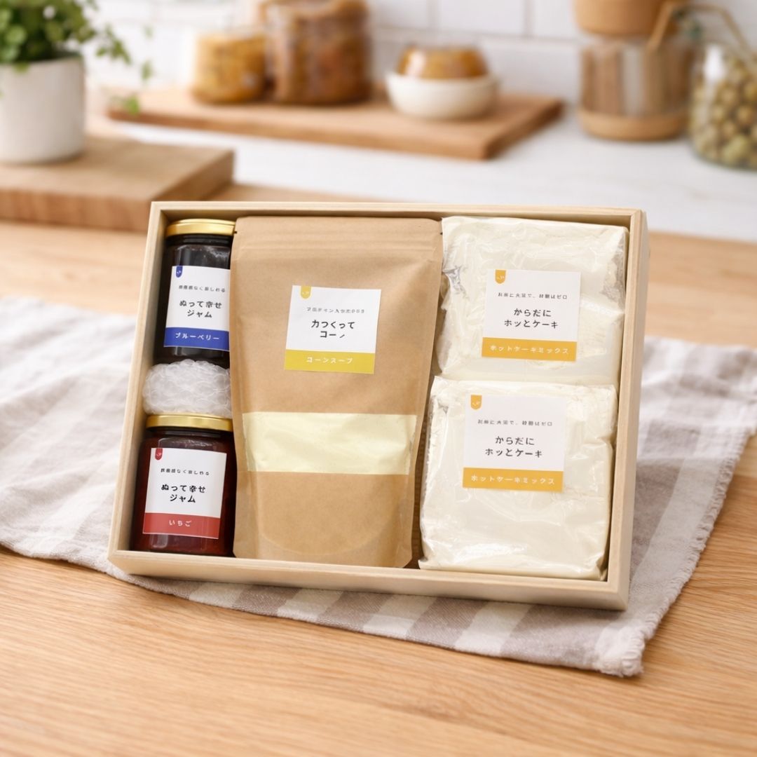 【贈答品（木箱）】ホットケーキ4袋・いちごジャム1瓶 ・ブルーベリージャム1瓶・コーンスープ1袋
