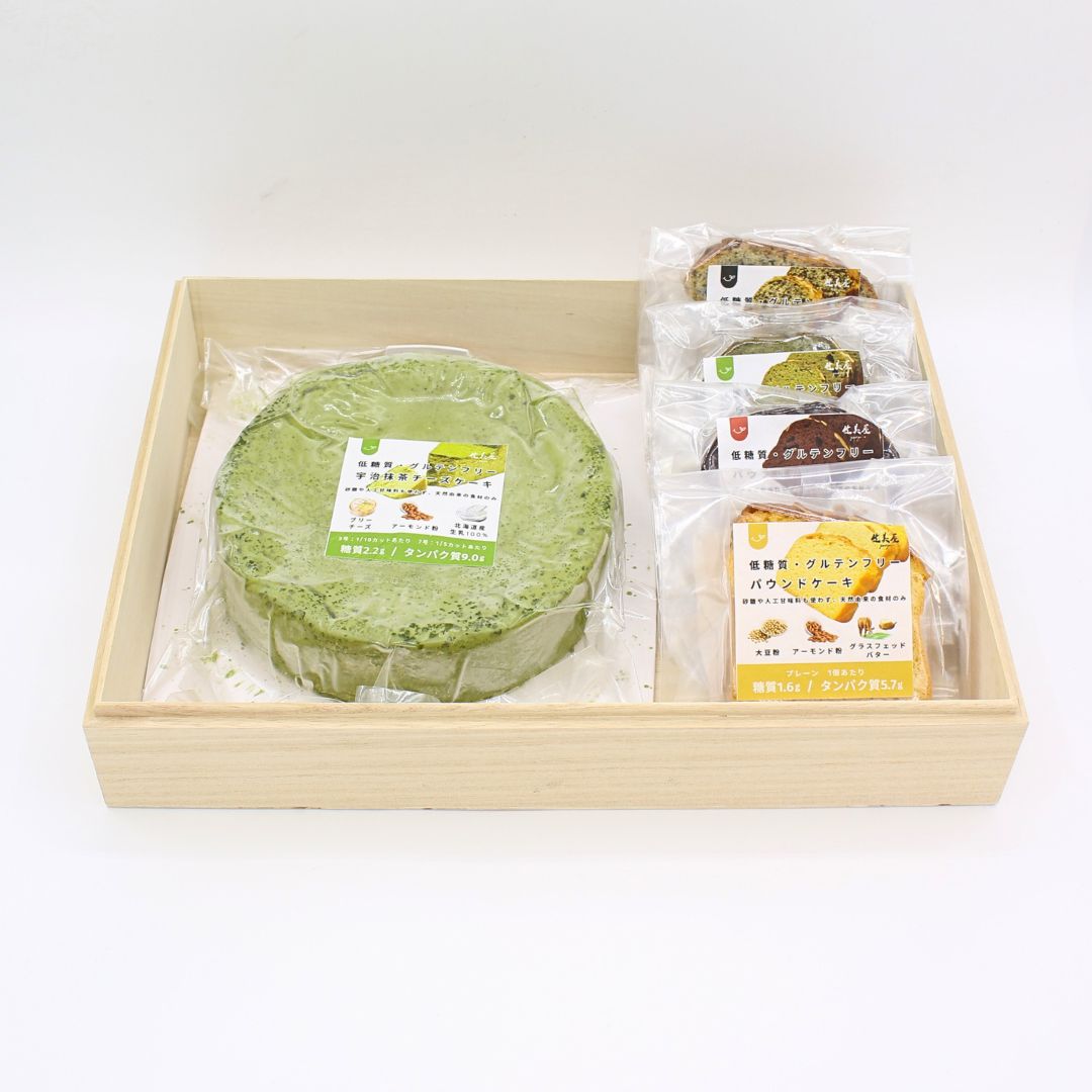 【贈答品】宇治抹茶のベイクドチーズケーキ5号＋パウンド4種4個