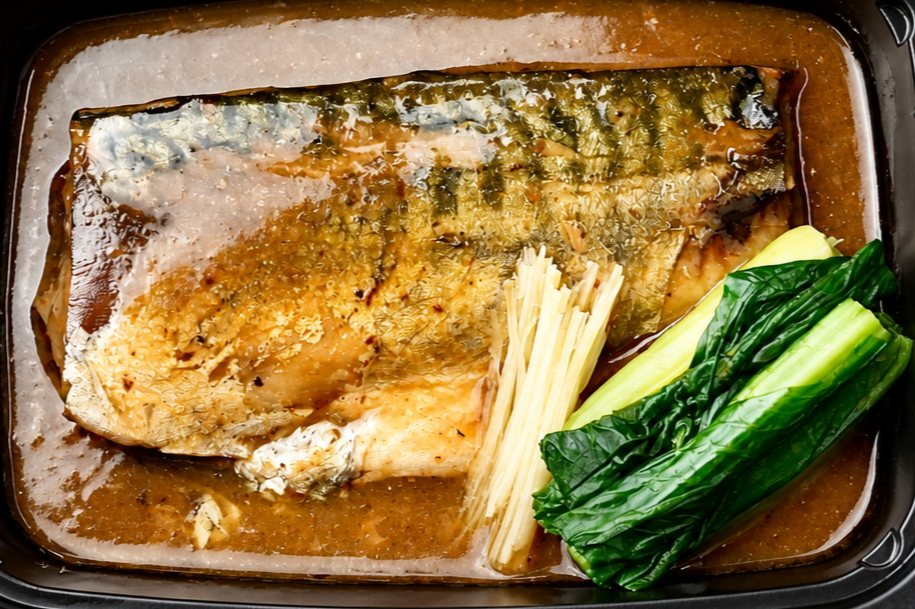 ふっくら柔らか骨抜き骨抜かれるサバの味噌煮