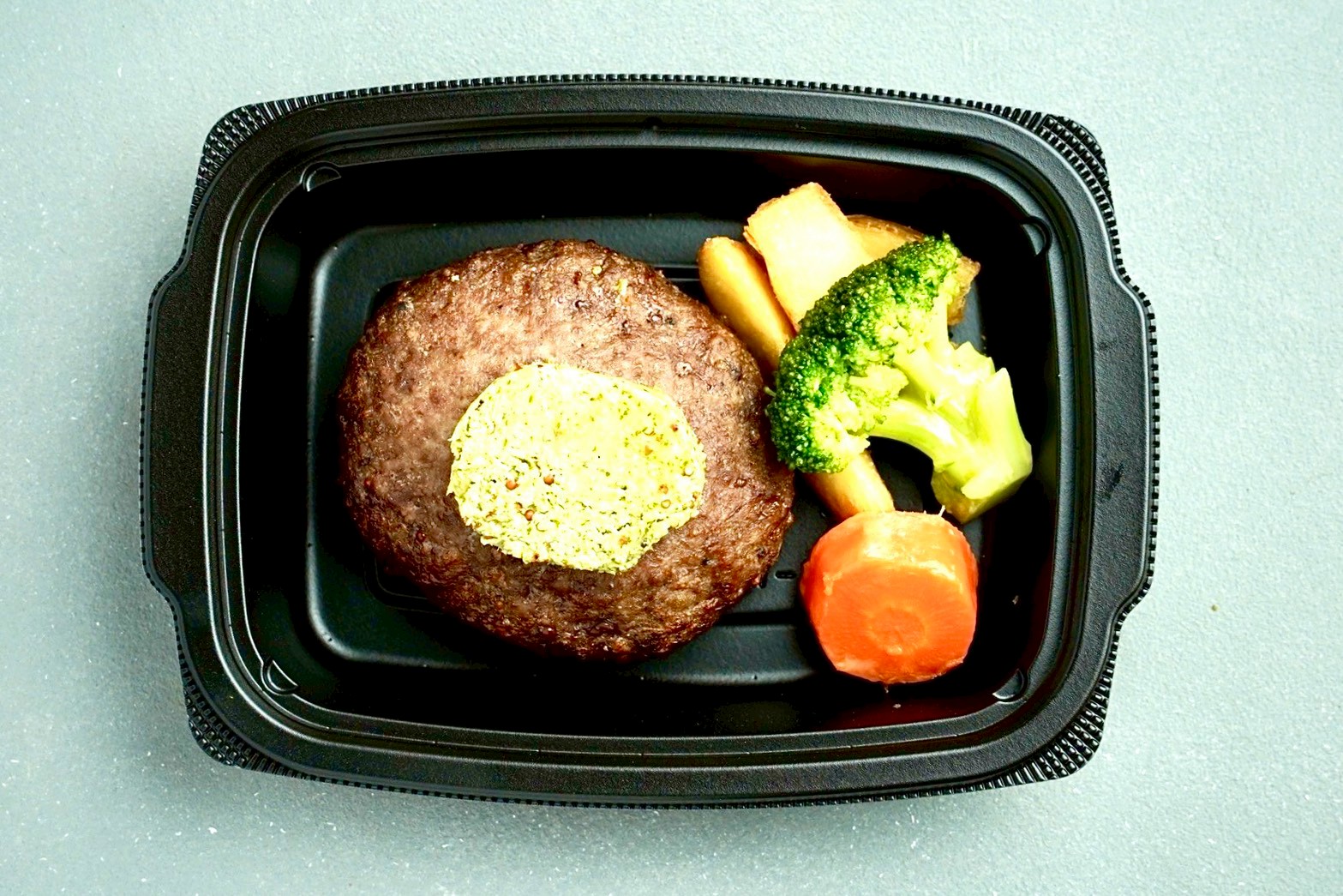 悦楽と背徳！牛１００％ENDO特製ハンバーグ 香草バターソース