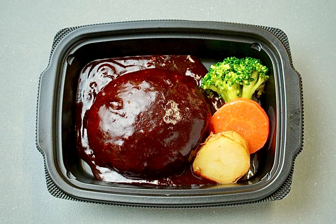 貴族の愉悦！牛１００％ENDO特製デミグラスハンバーグ