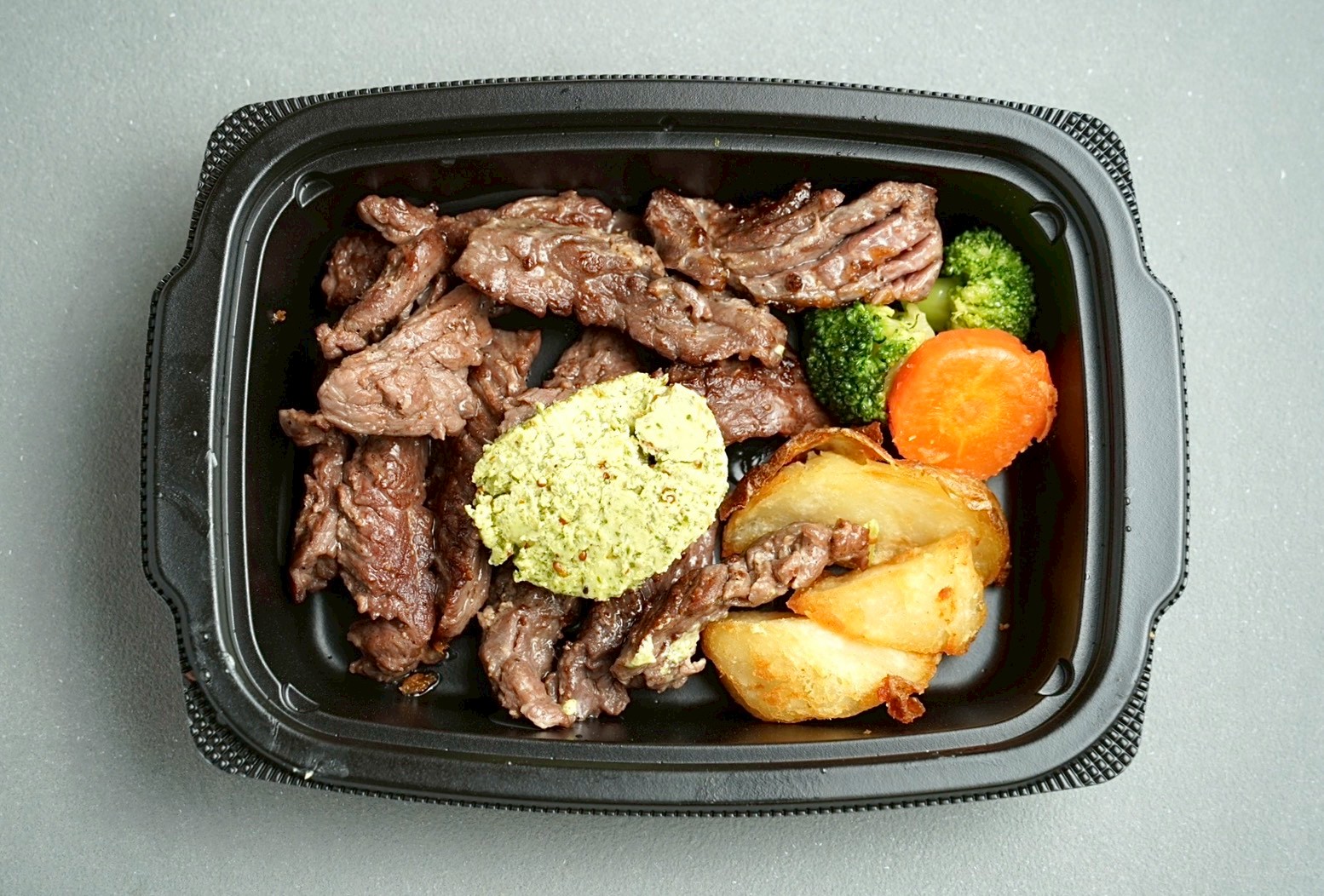 肉厚！柔らかハラミステーキENDO魅惑の香草バターソース