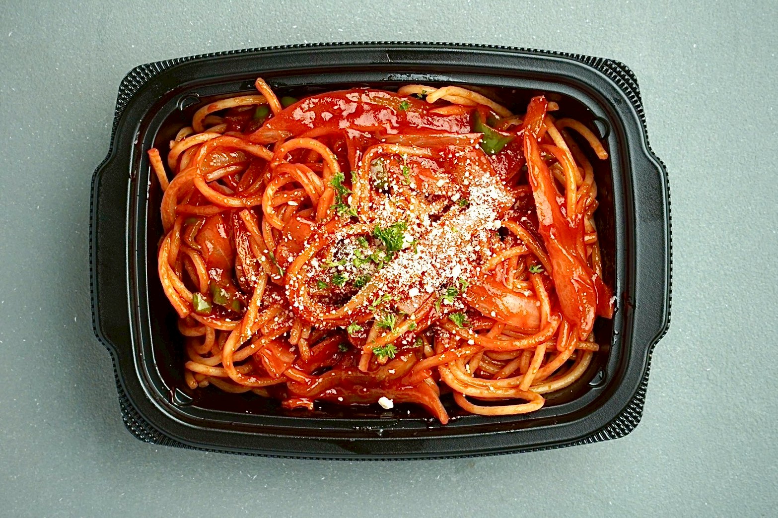 懐かしく哲学的な濃厚トマトのナポリタン