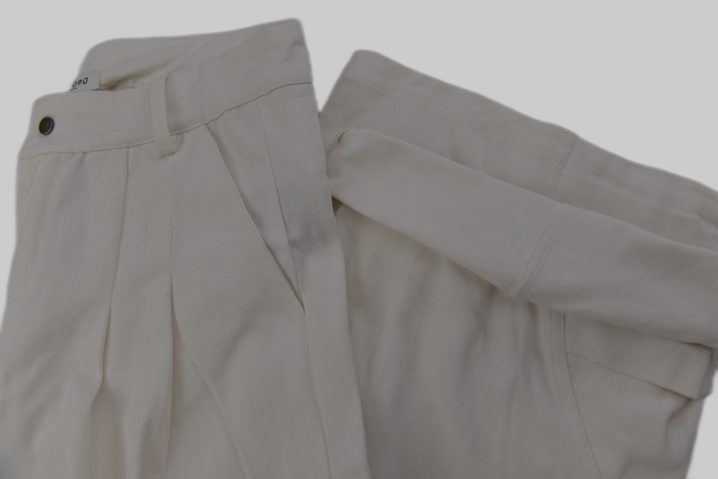 KURORO ツータックワイドパンツ KURORO Two-Tuck Wide Pants　ホワイト サイズ: S