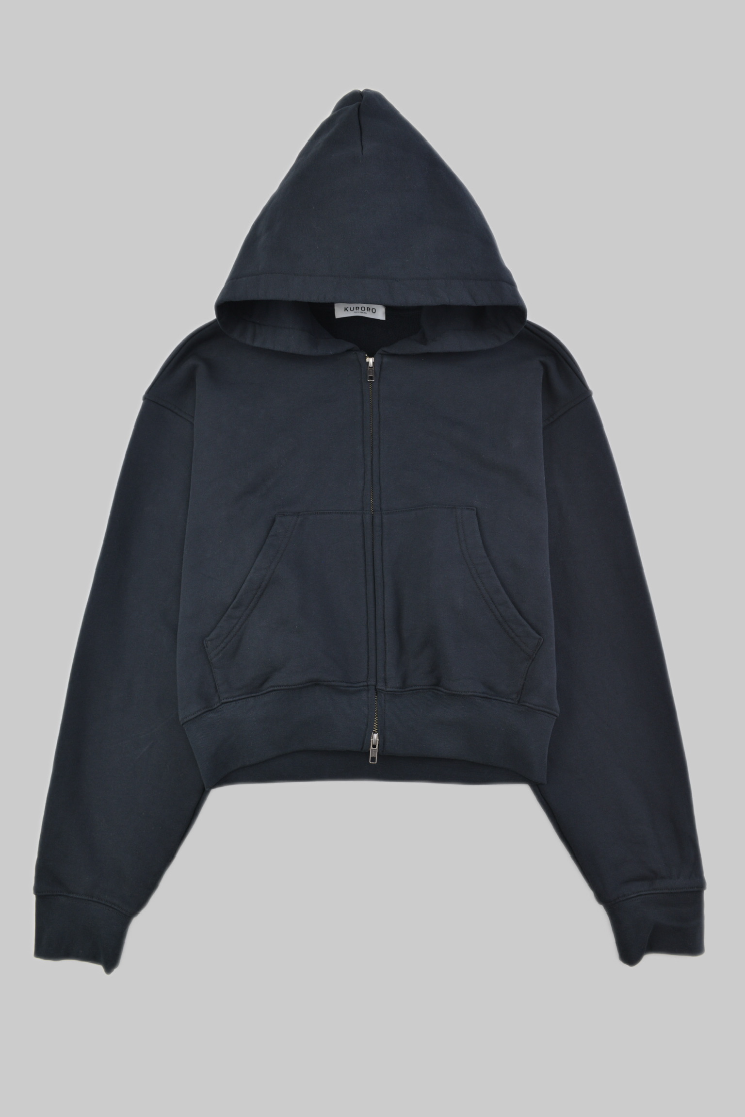 KURORO Minimal Cropped Zip Hoodie（ミニマル クロップド ジップ フーディ
