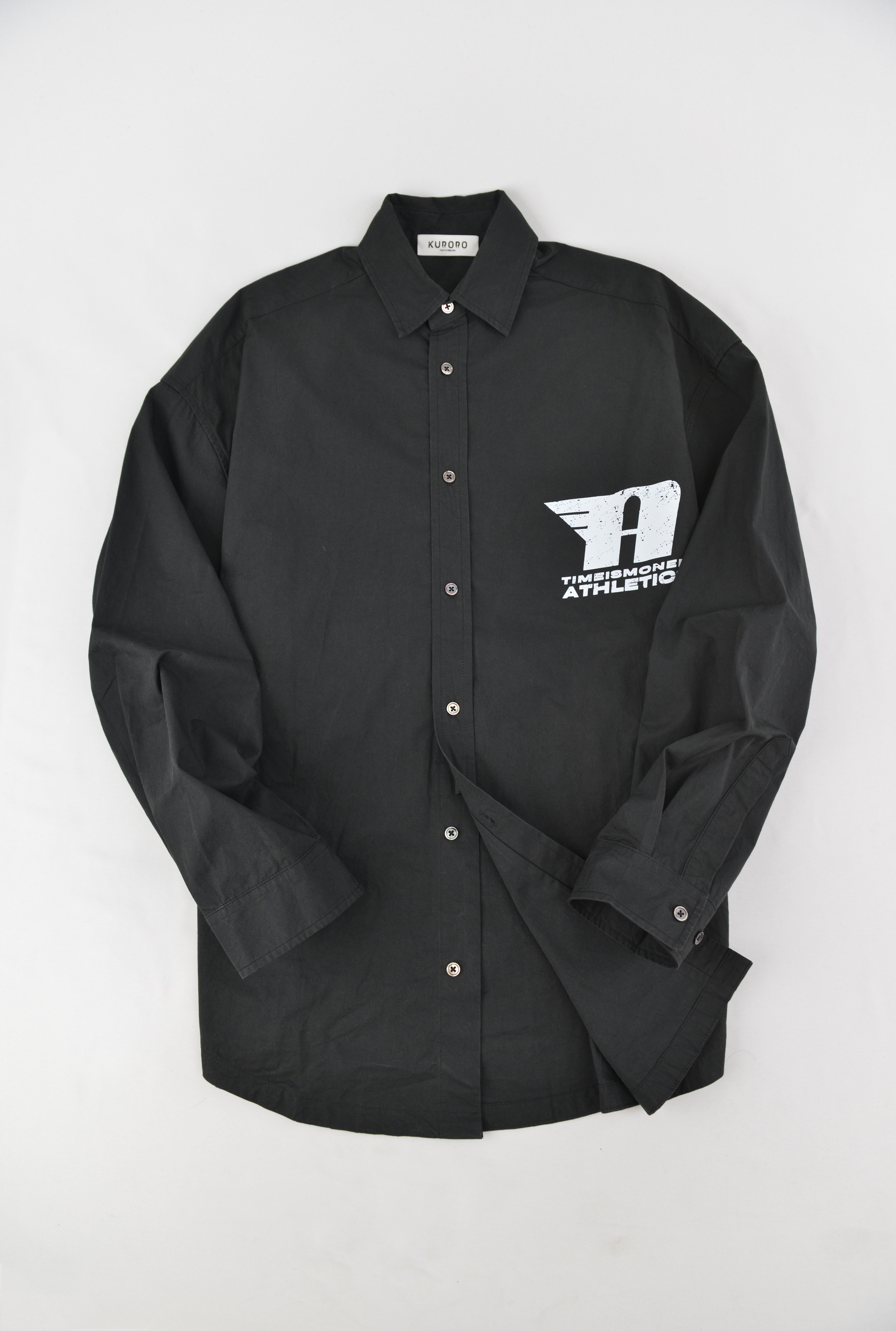 TIMEISMONEY ATHLETICS  ロゴプリントシャツ　ブラック サイズ: S