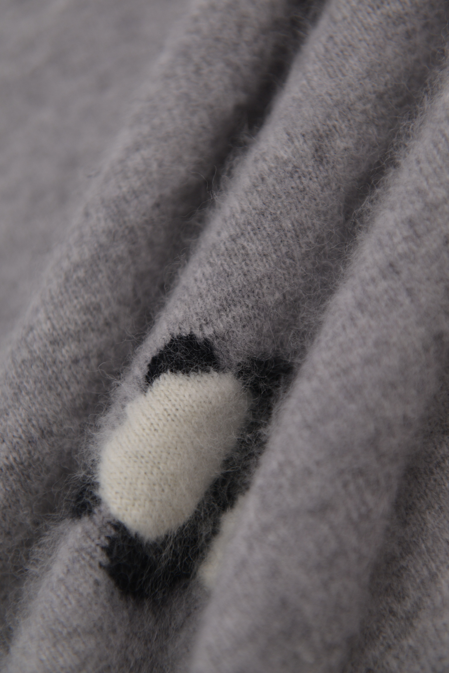 KURORO Fluffy Panda Knit Sweater / フラッフィーパンダニットセーター