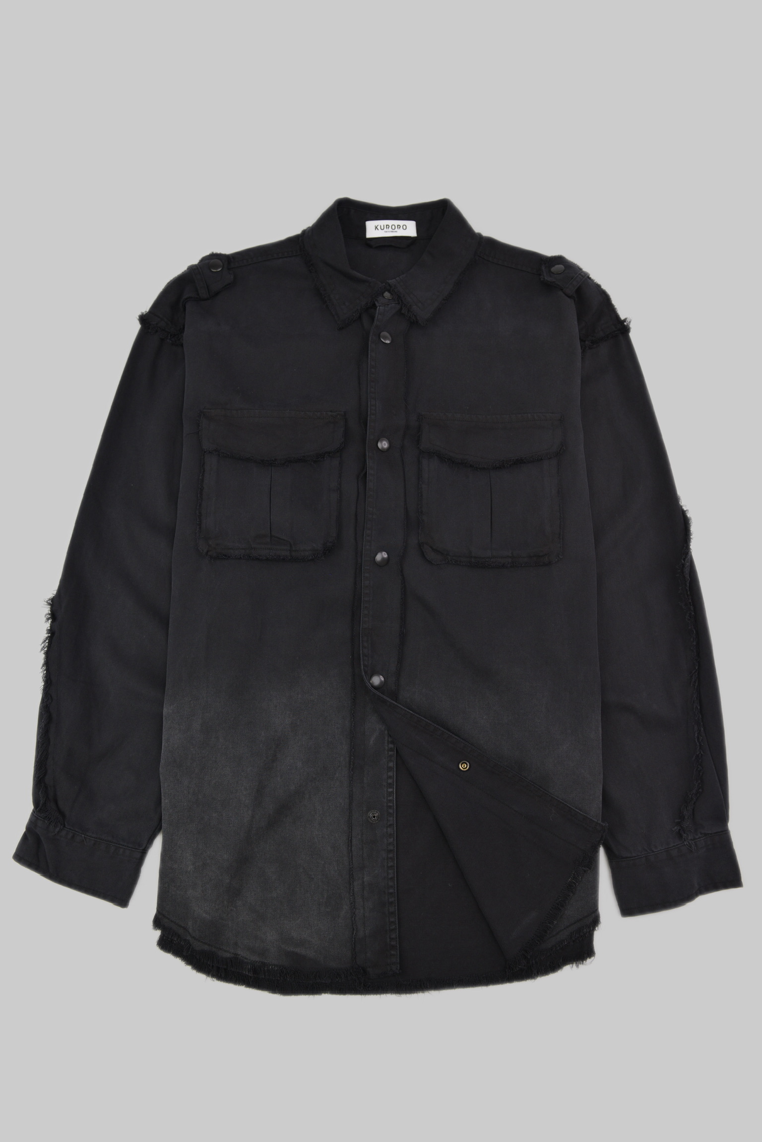 ブラックダメージ ミリタリーシャツジャケット (Black Distressed Military Shirt Jacket) サイズ: M