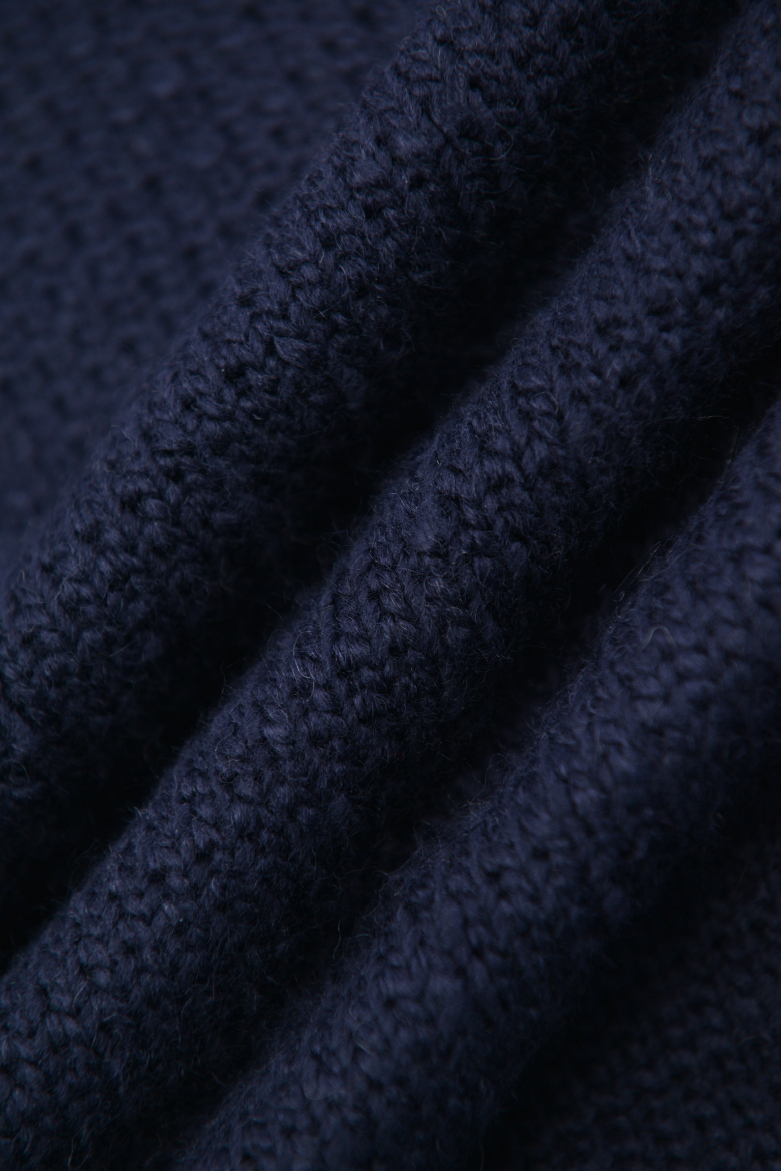 エッセンシャル ニットプルオーバー KURORO Essential Knit Pullover　ネイビー サイズ: S