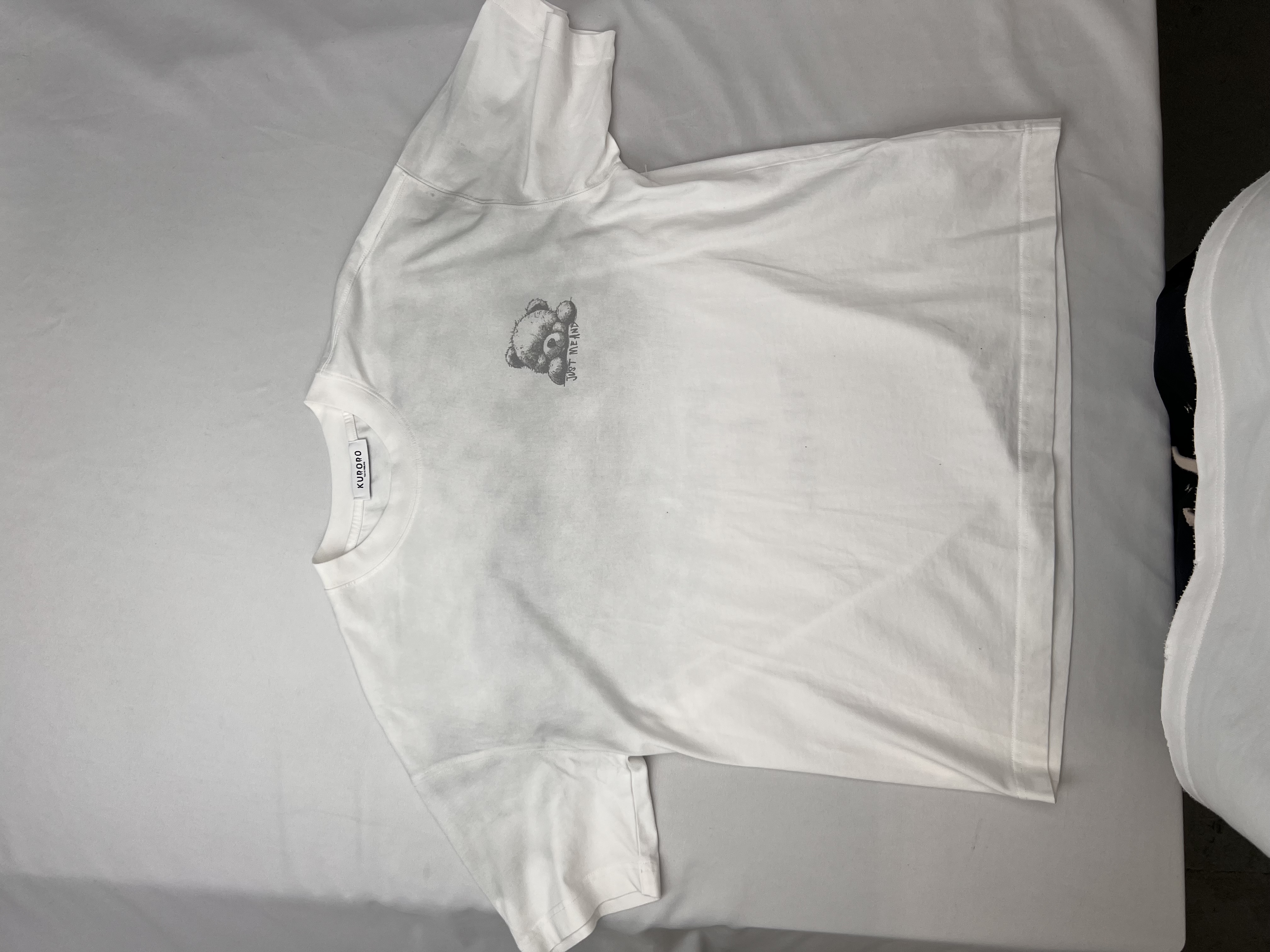 “JUST ME AND THE WORLD” ベアーTシャツ     White