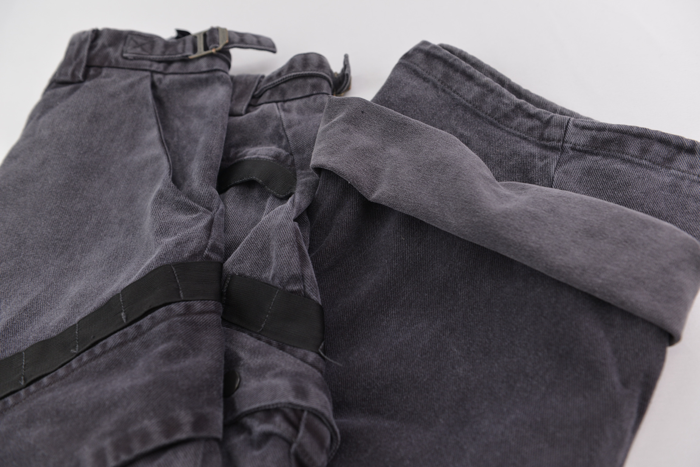 ウォッシュド ブラック カーゴパンツ / Washed Black Cargo Pants サイズ: M