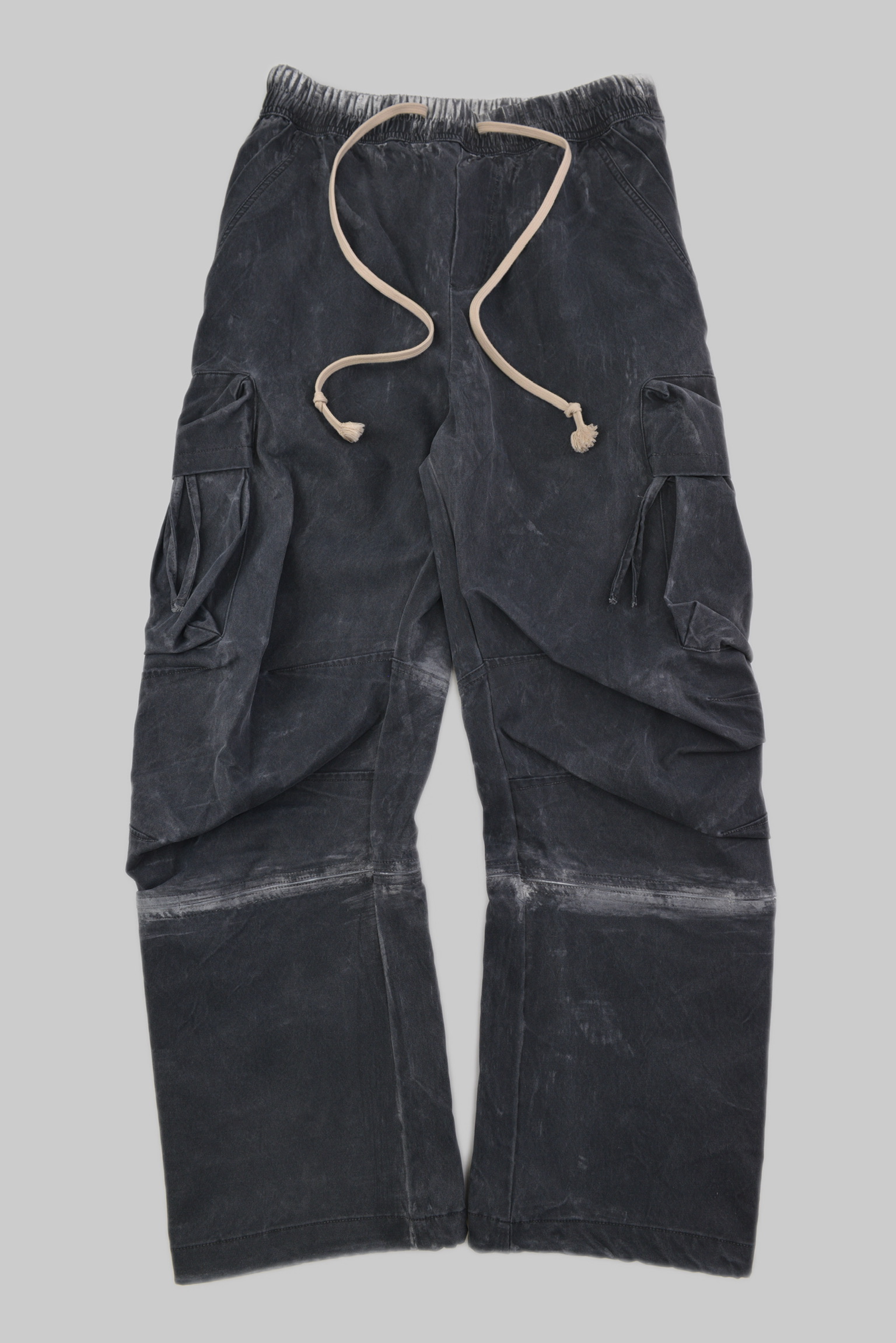 ブラックフェードカーゴ