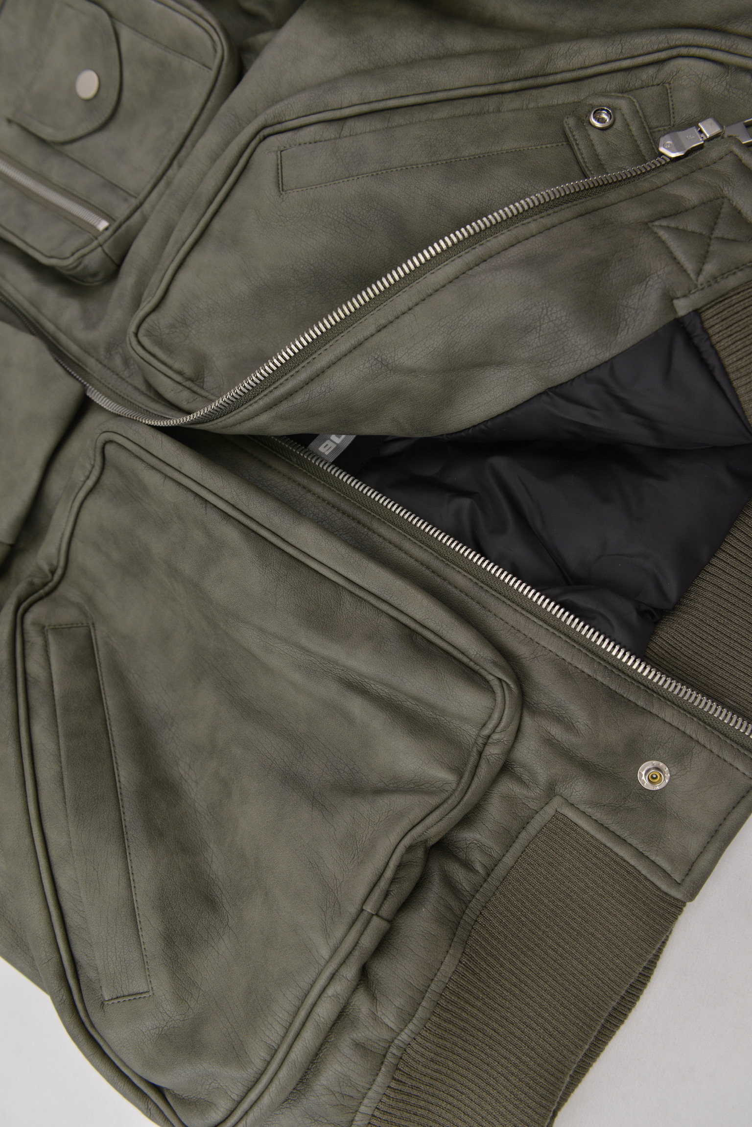 KURORO マルチポケット レザーボンバージャケット　Army Green サイズ: L