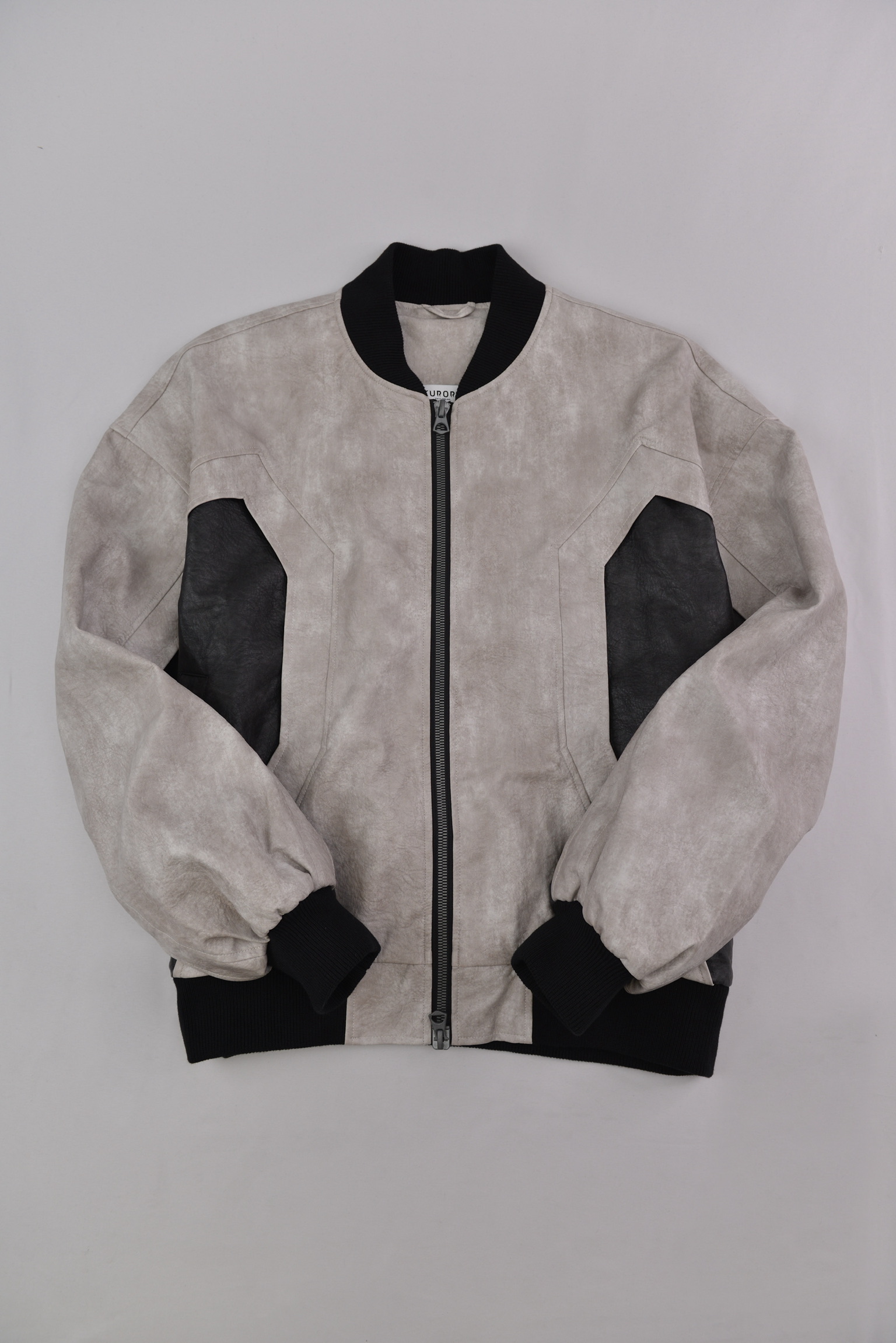 モノトーン パネル ボンバージャケット