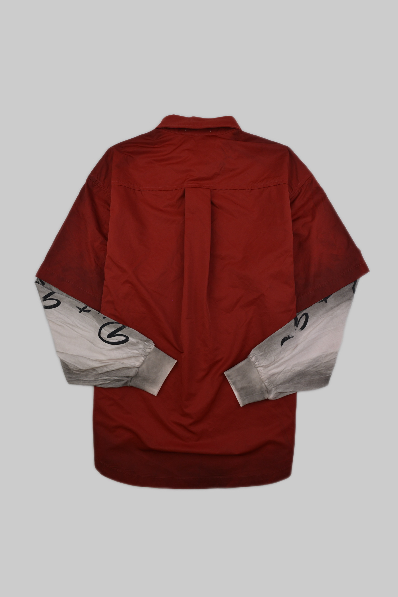 Vintage Layered Script Shirt （ヴィンテージ レイヤード スクリプト シャツ）　    Crimson Red（レッド） サイズ: S