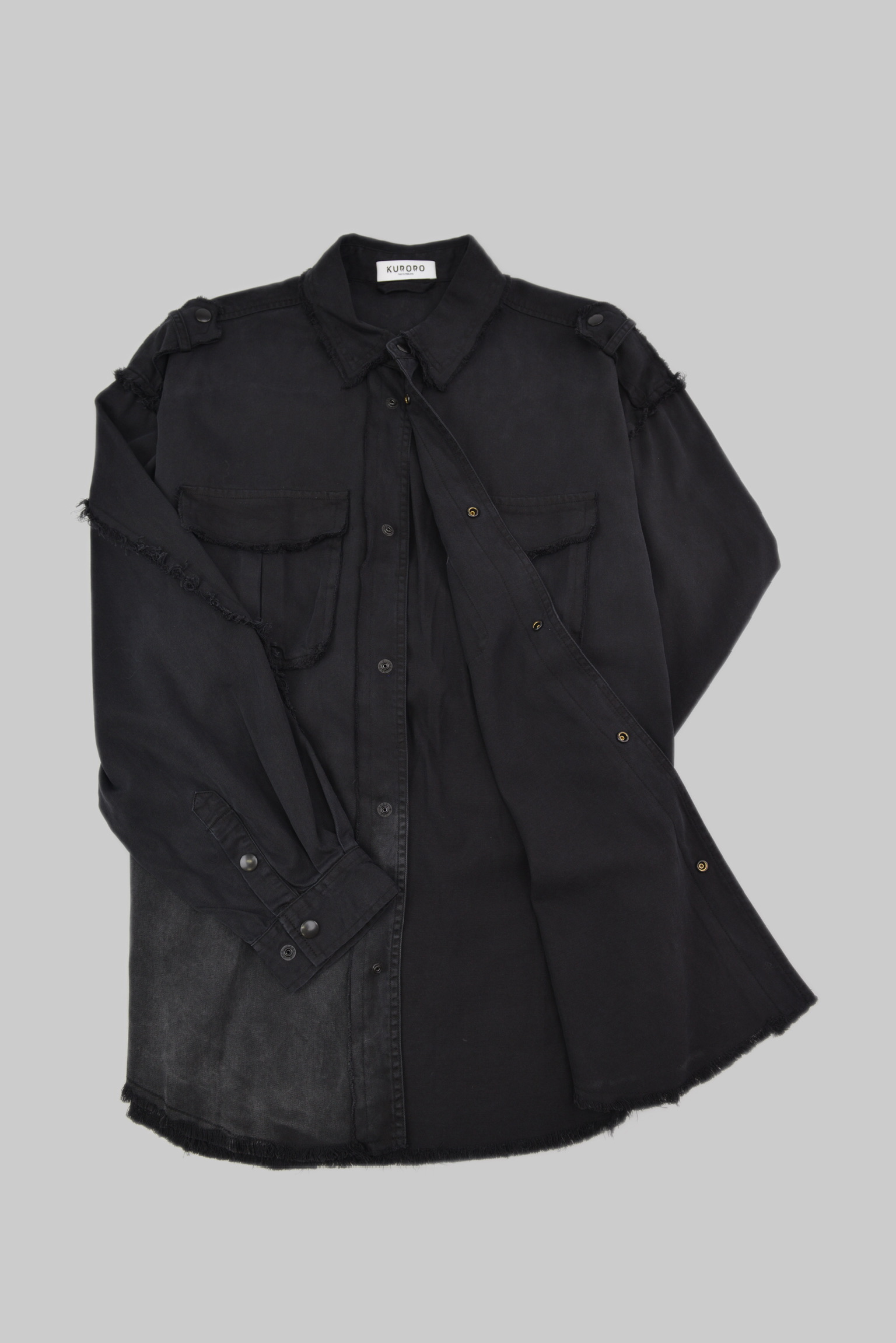 ブラックダメージ ミリタリーシャツジャケット (Black Distressed Military Shirt Jacket) サイズ: M