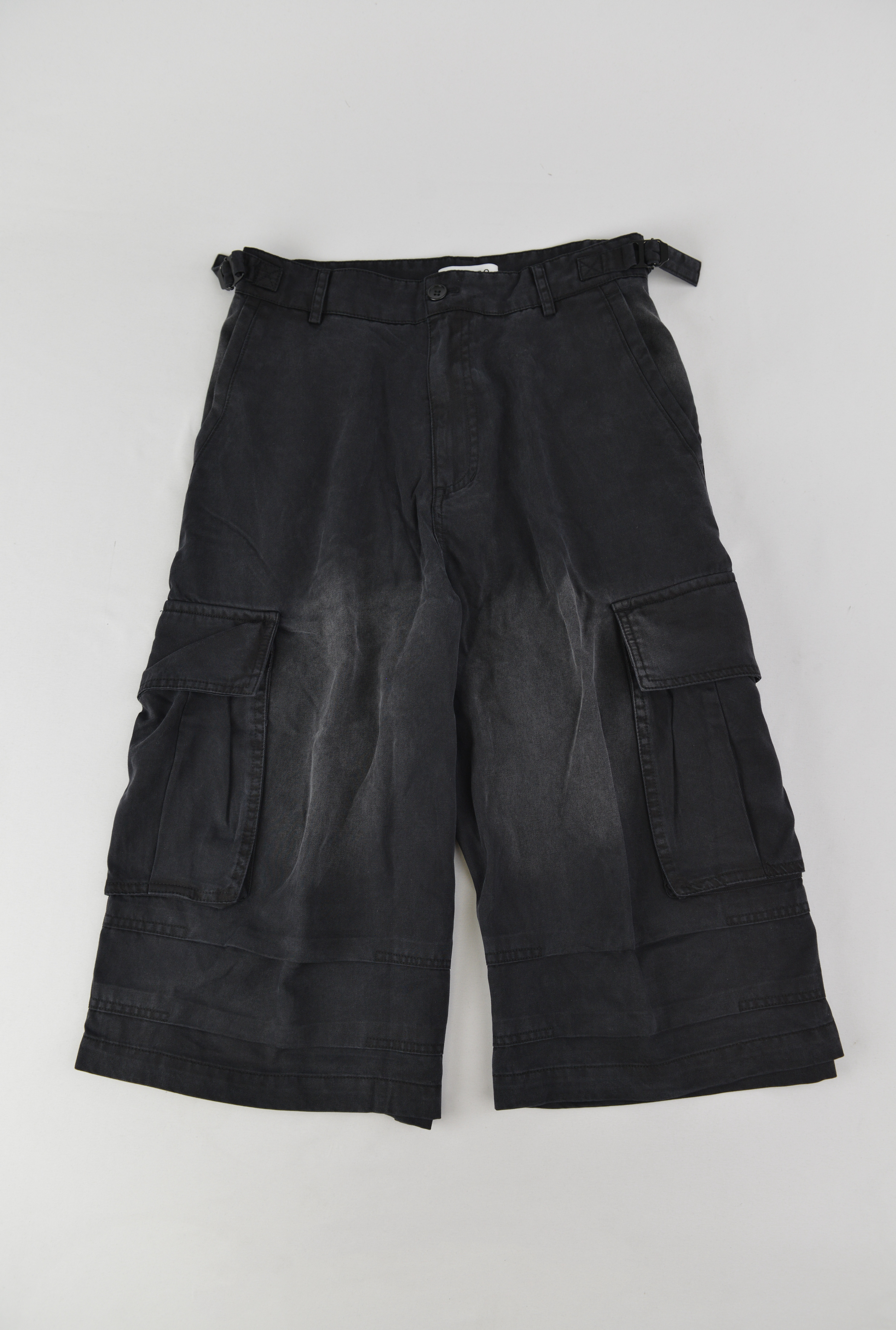 カーゴショーツ　ブラック