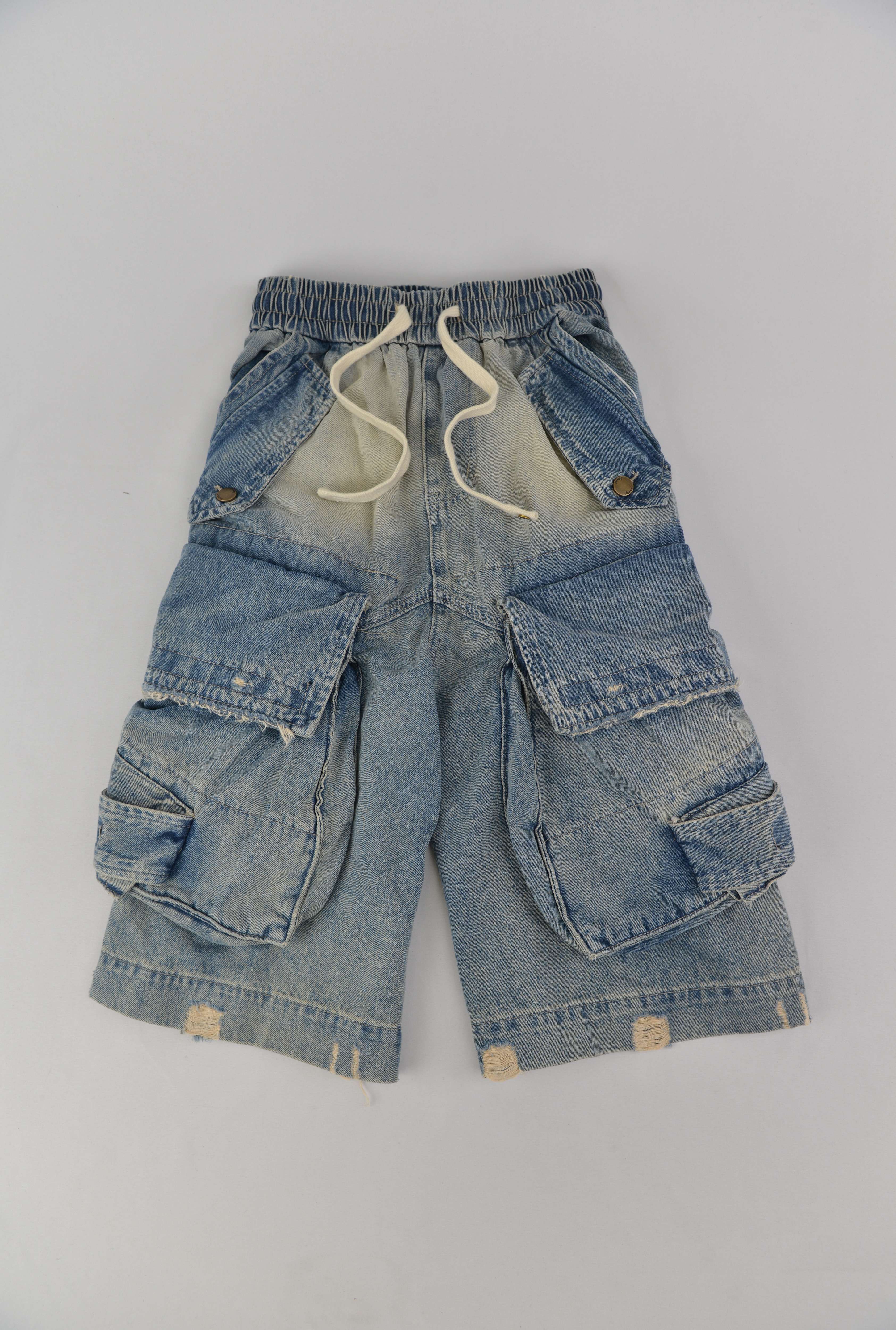 デニムショーツ