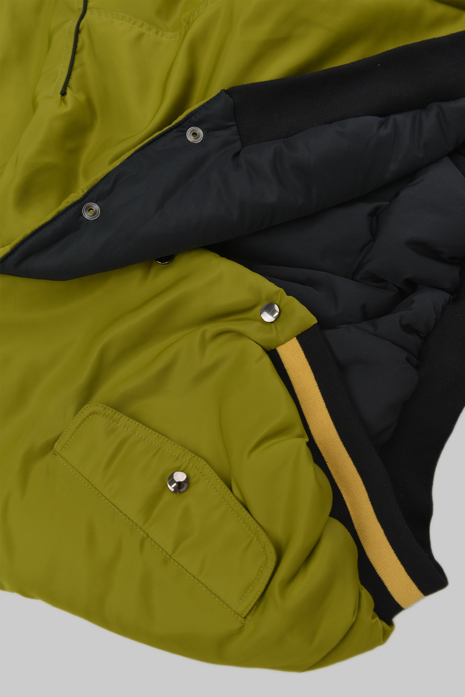 KURORO クロップドボリュームスタジャン KURORO Cropped Volume Stadium Jacket ライトオリーブ サイズ: M