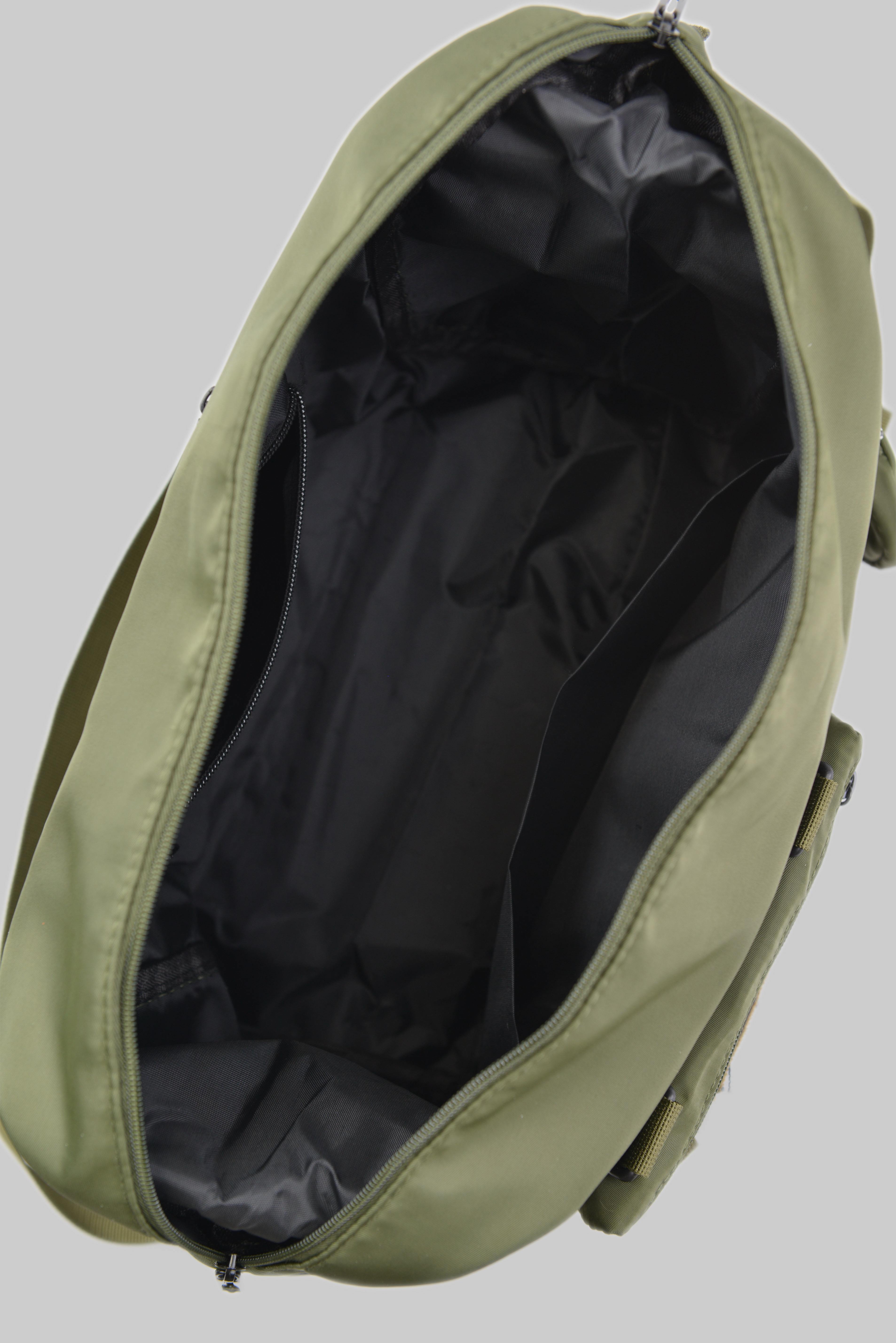 KURORO タクティカルユーティリティクロスボディバッグ オリーブ